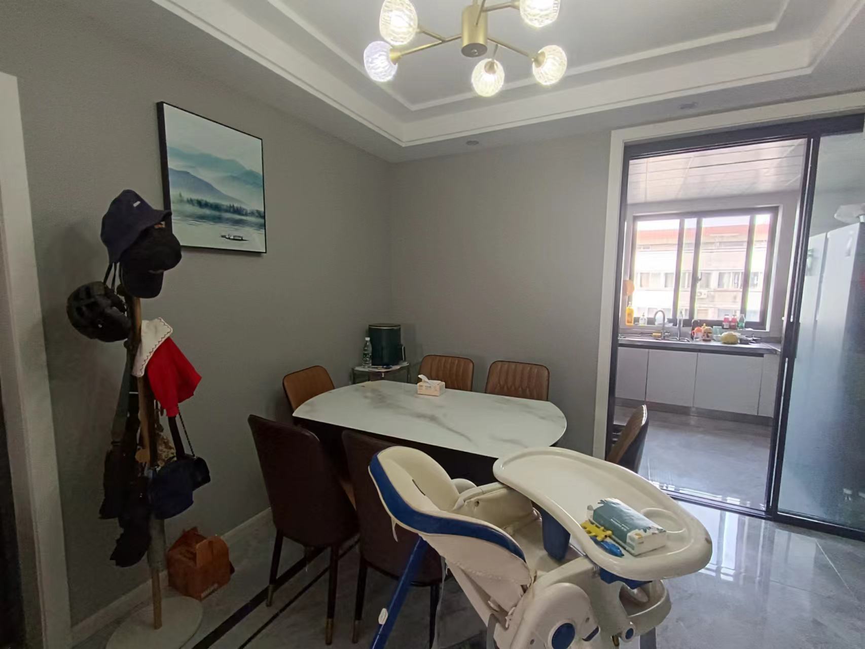 海港新村 4室2厅2卫 85.59m&sup2;