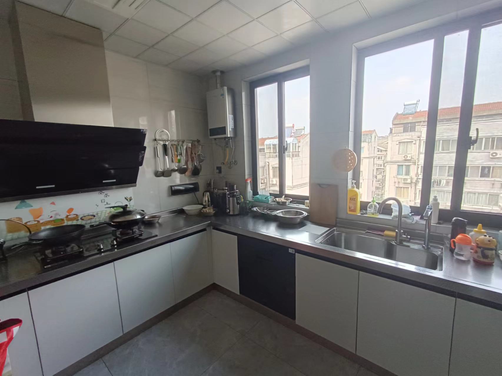 海港新村 4室2厅2卫 85.59m&sup2;