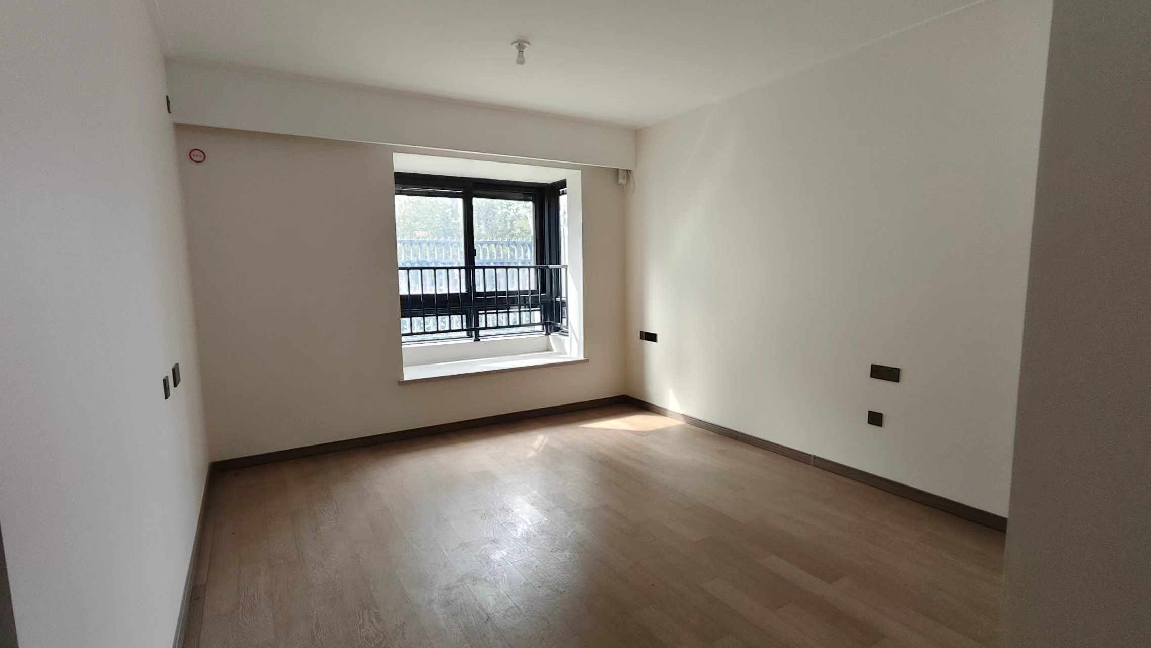 万科翡翠公园 3室1厅2卫 124.32m&sup2;