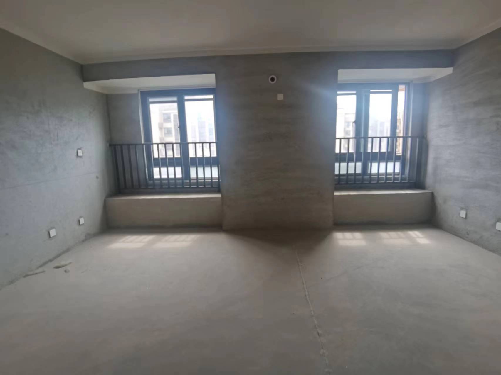保利香槟国际 3室2厅2卫 105m&sup2;