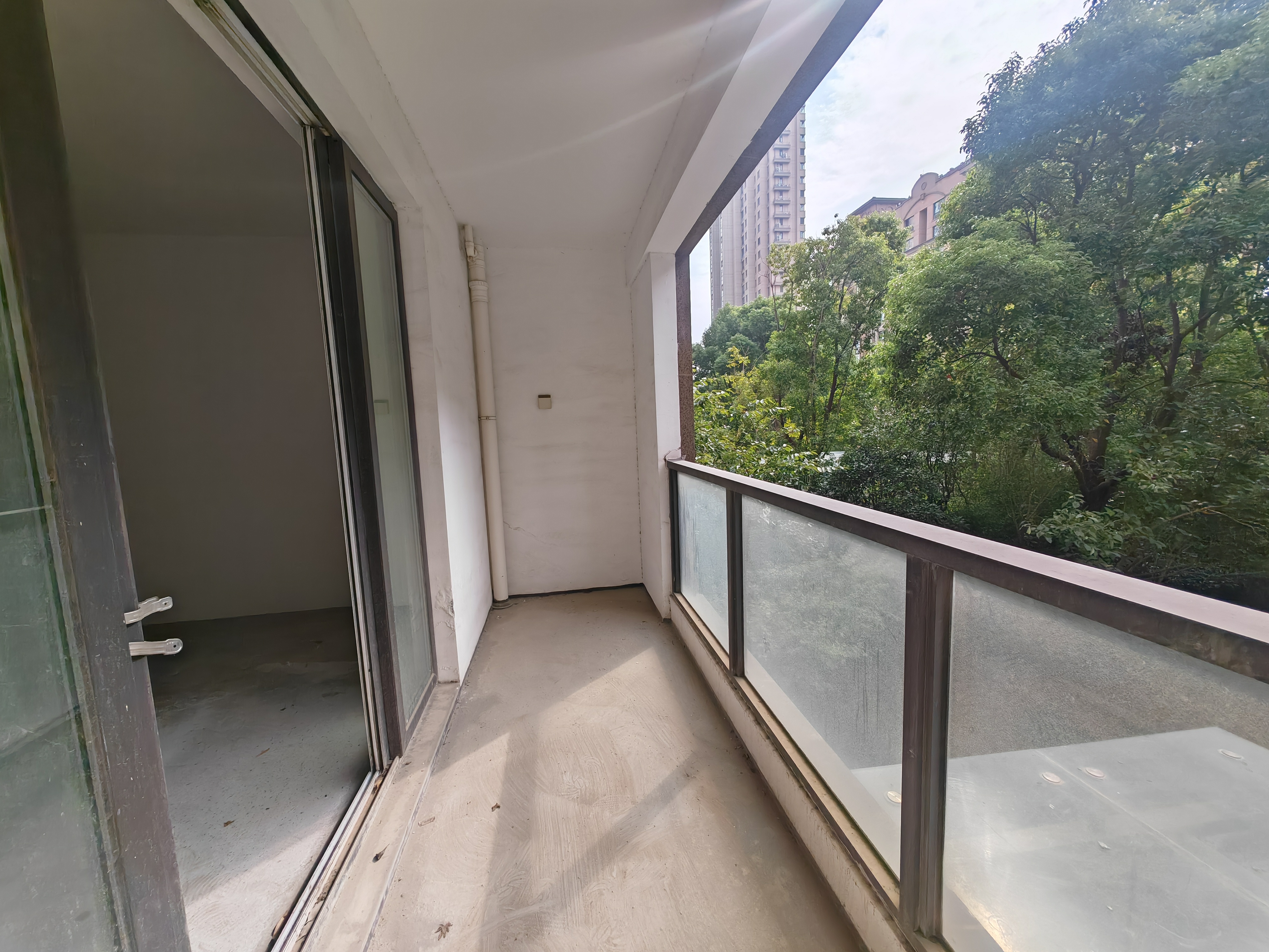 湖滨华庭 5室2厅2卫 196m&sup2;