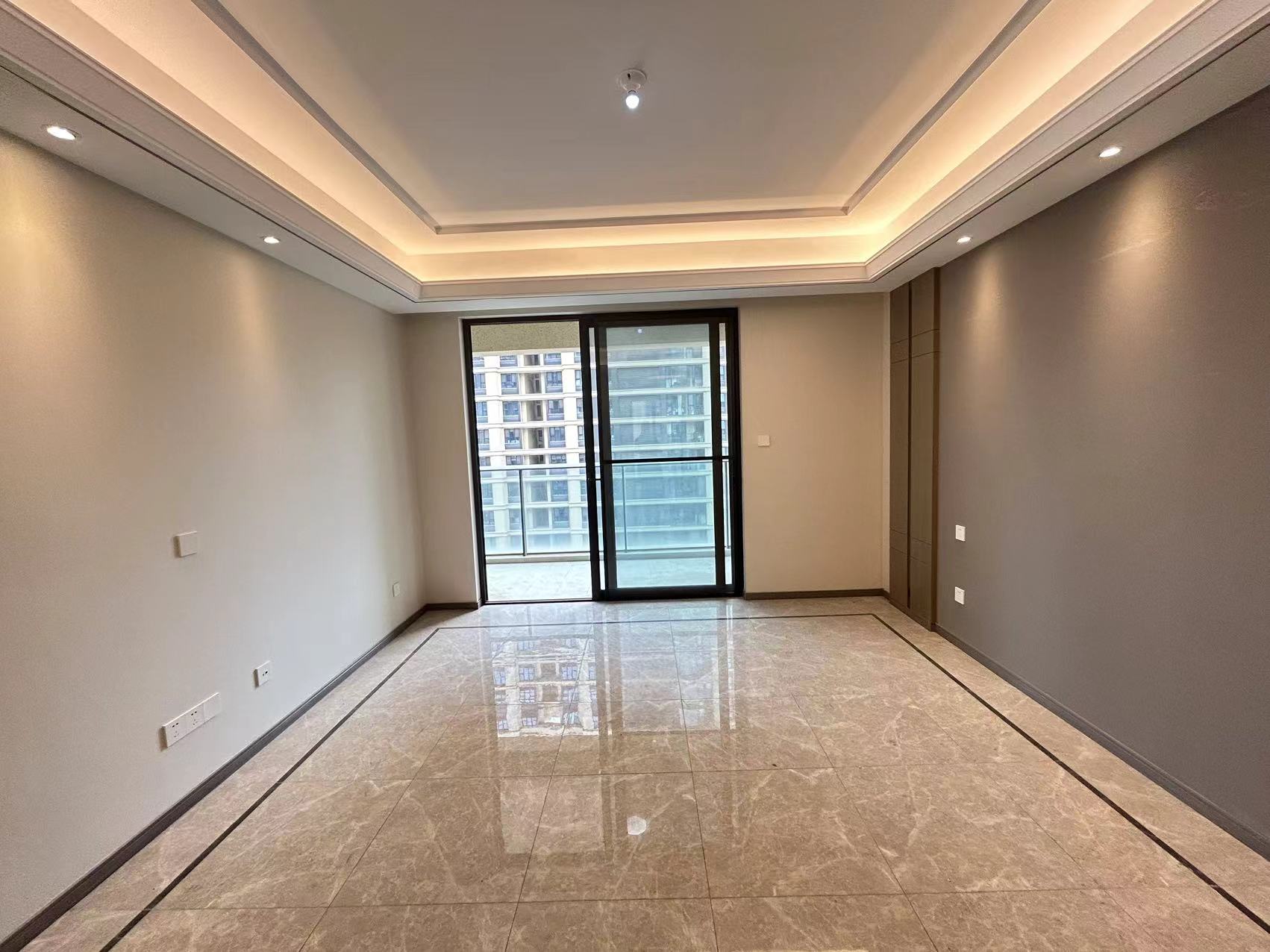 绿城&middot;诚园 4室2厅2卫 159m&sup2;
