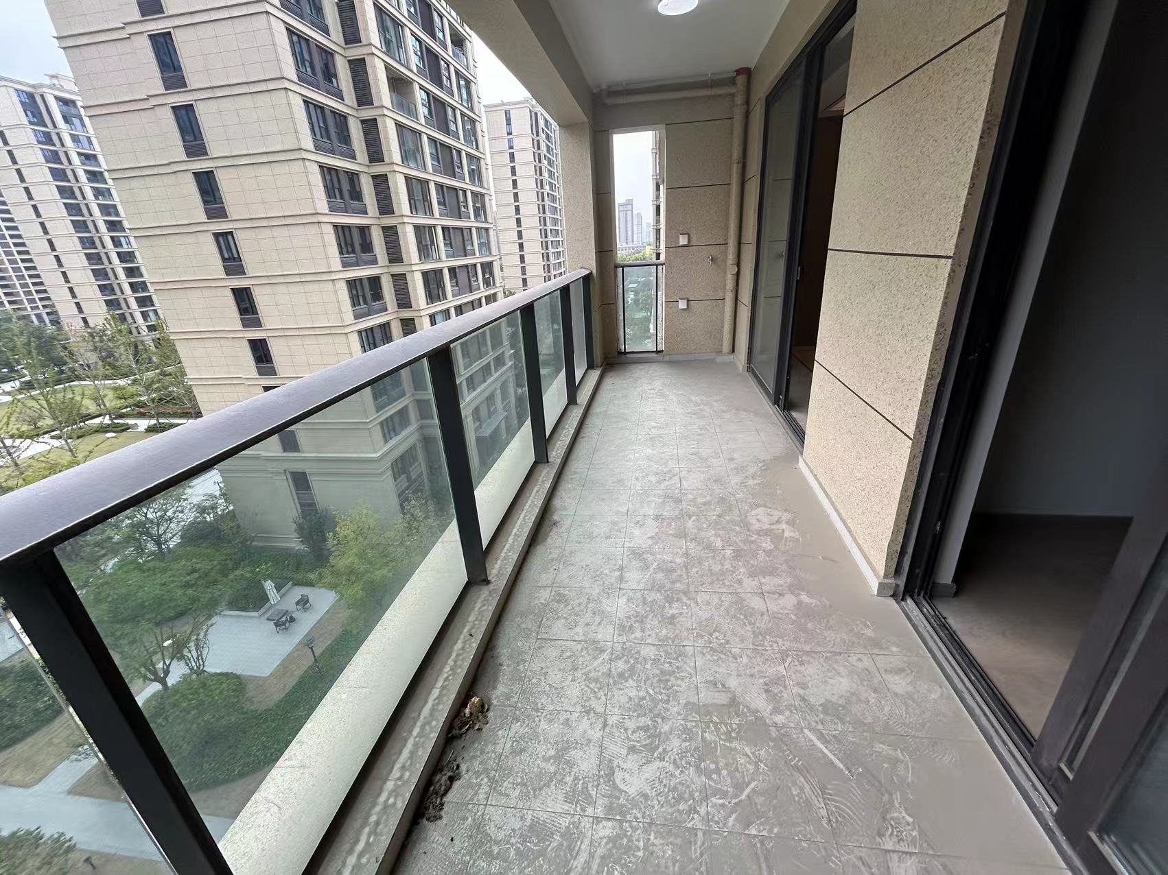 绿城&middot;诚园 4室2厅2卫 159m&sup2;