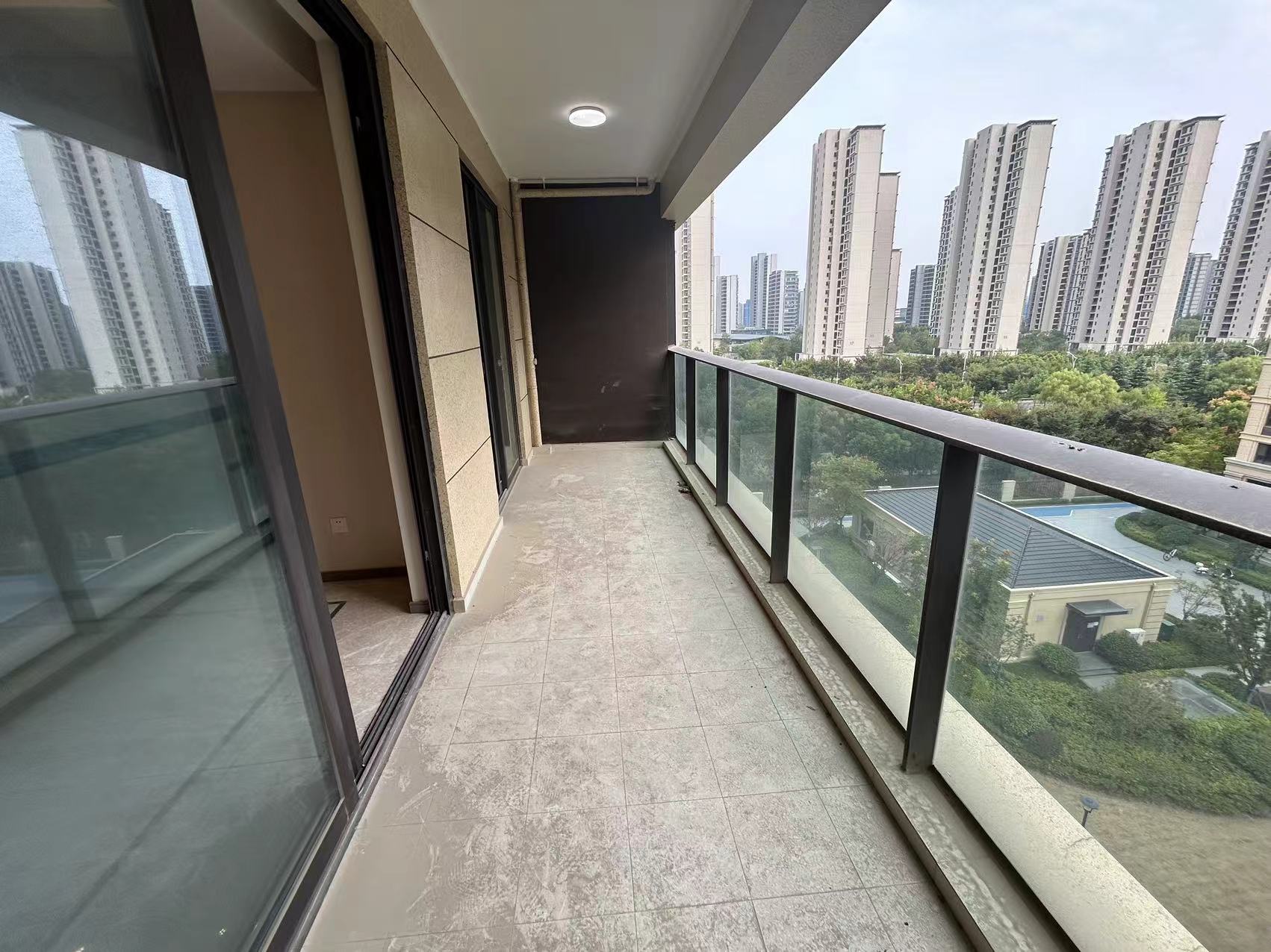 绿城&middot;诚园 4室2厅2卫 159m&sup2;
