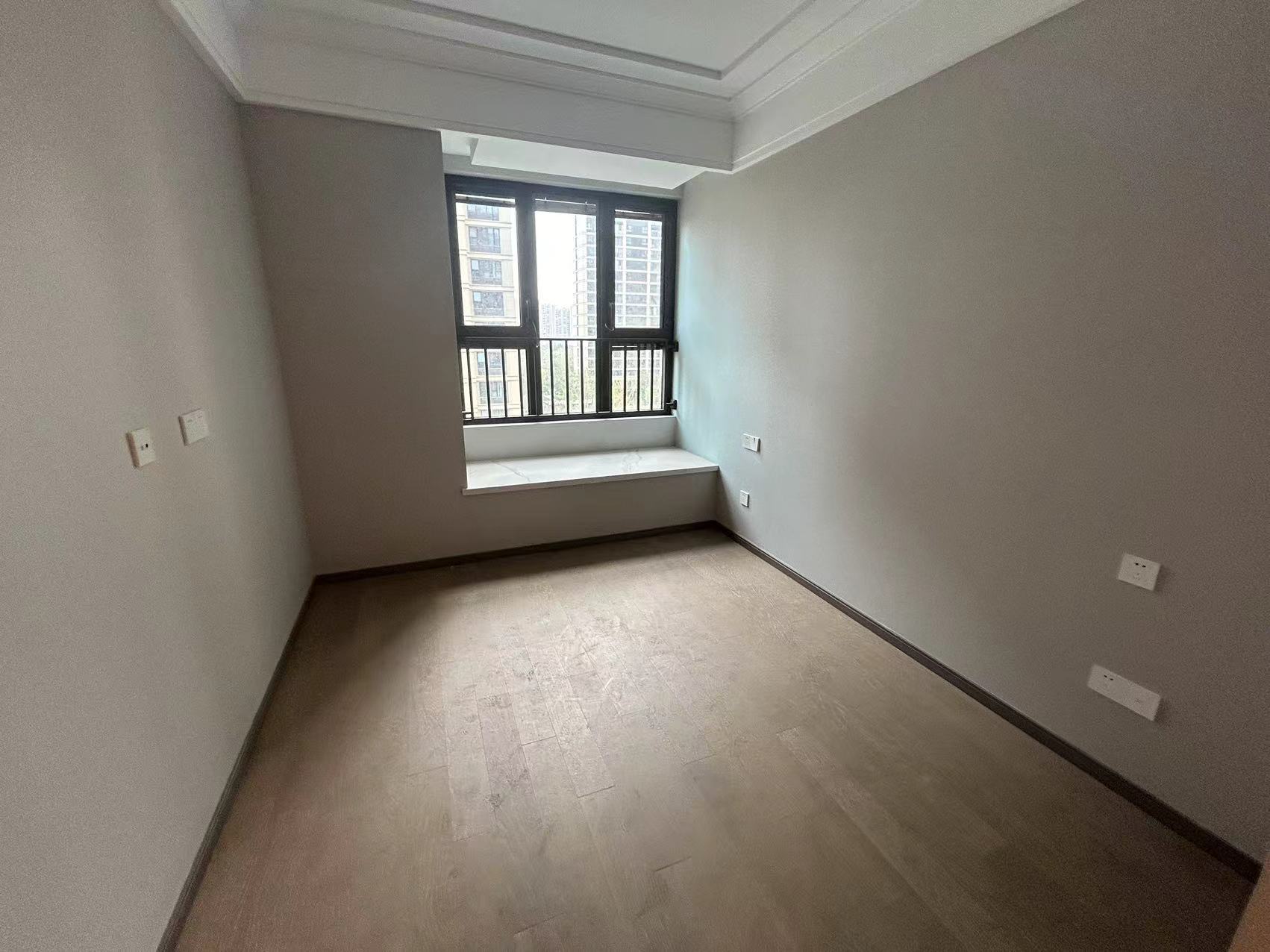 绿城&middot;诚园 4室2厅2卫 159m&sup2;