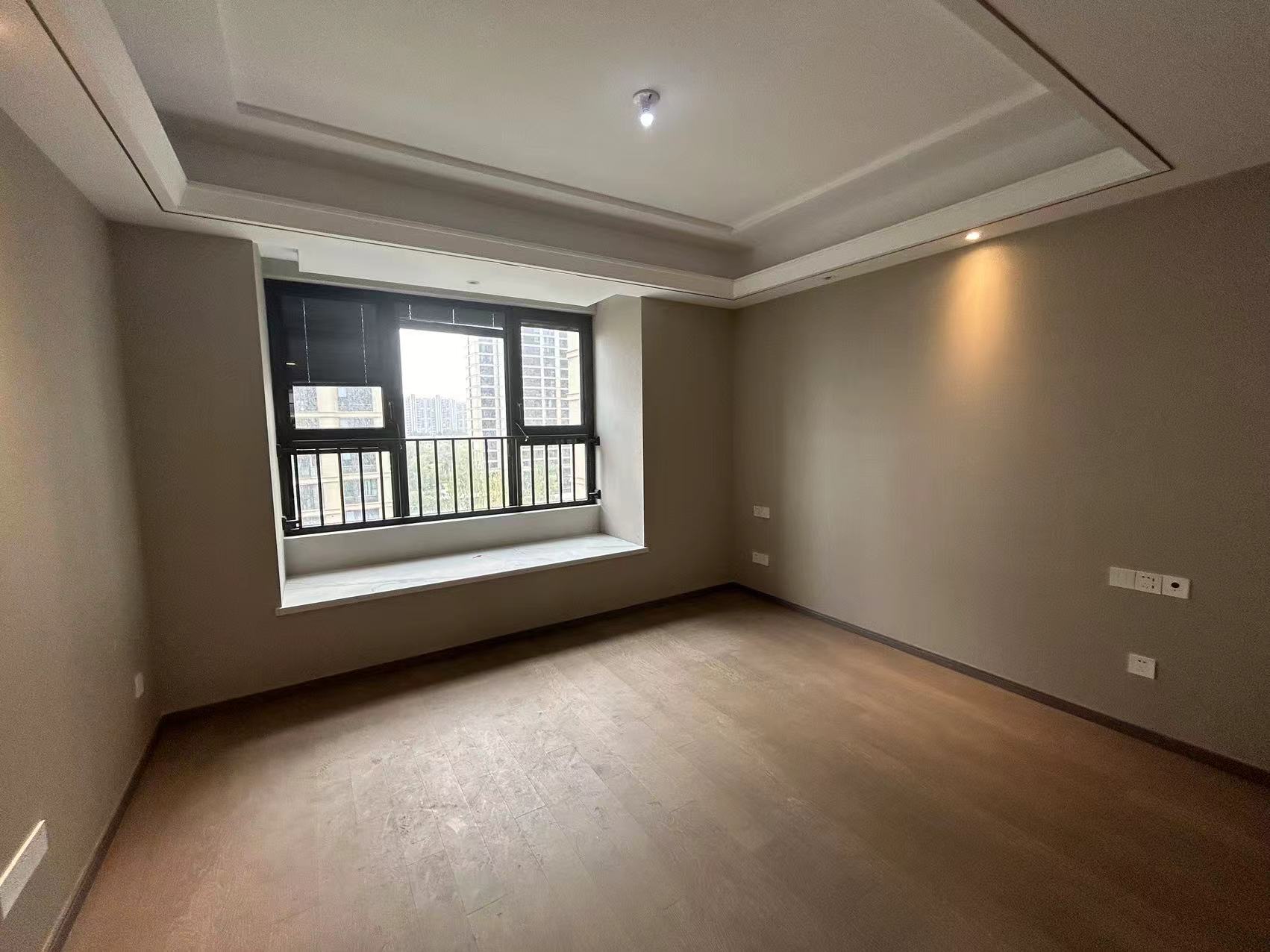 绿城&middot;诚园 4室2厅2卫 159m&sup2;
