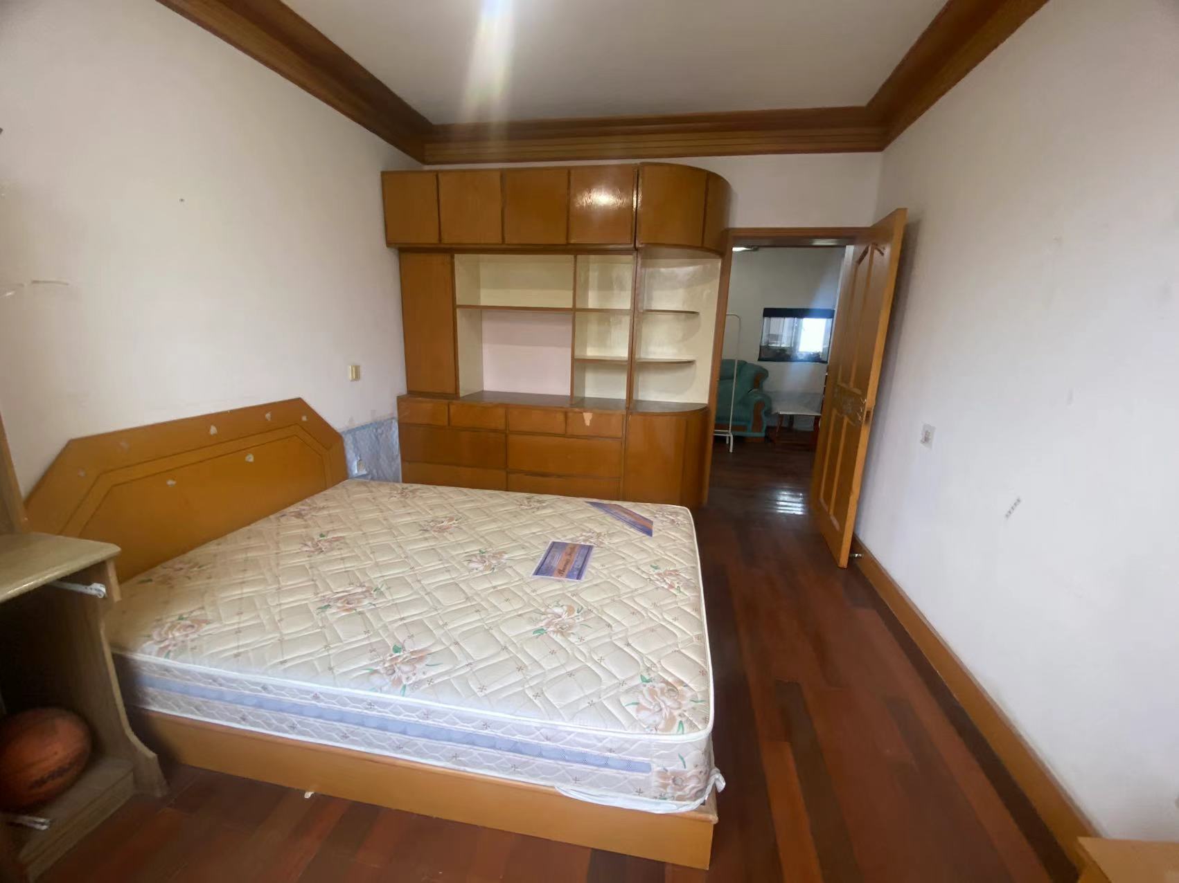 虹桥北村东区 2室1厅1卫 85m&sup2;
