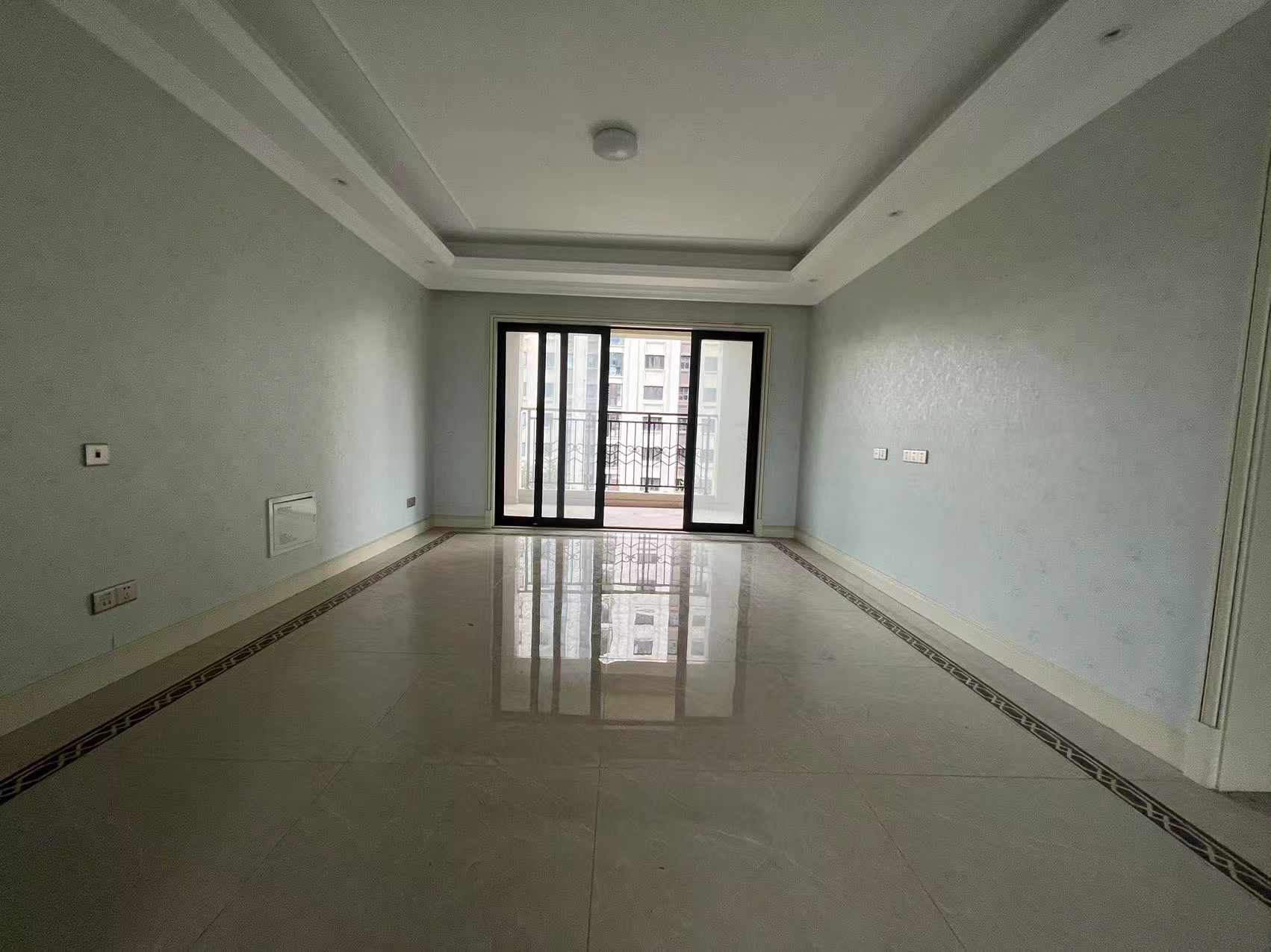 中海铂樾府 4室2厅2卫 215m&sup2;