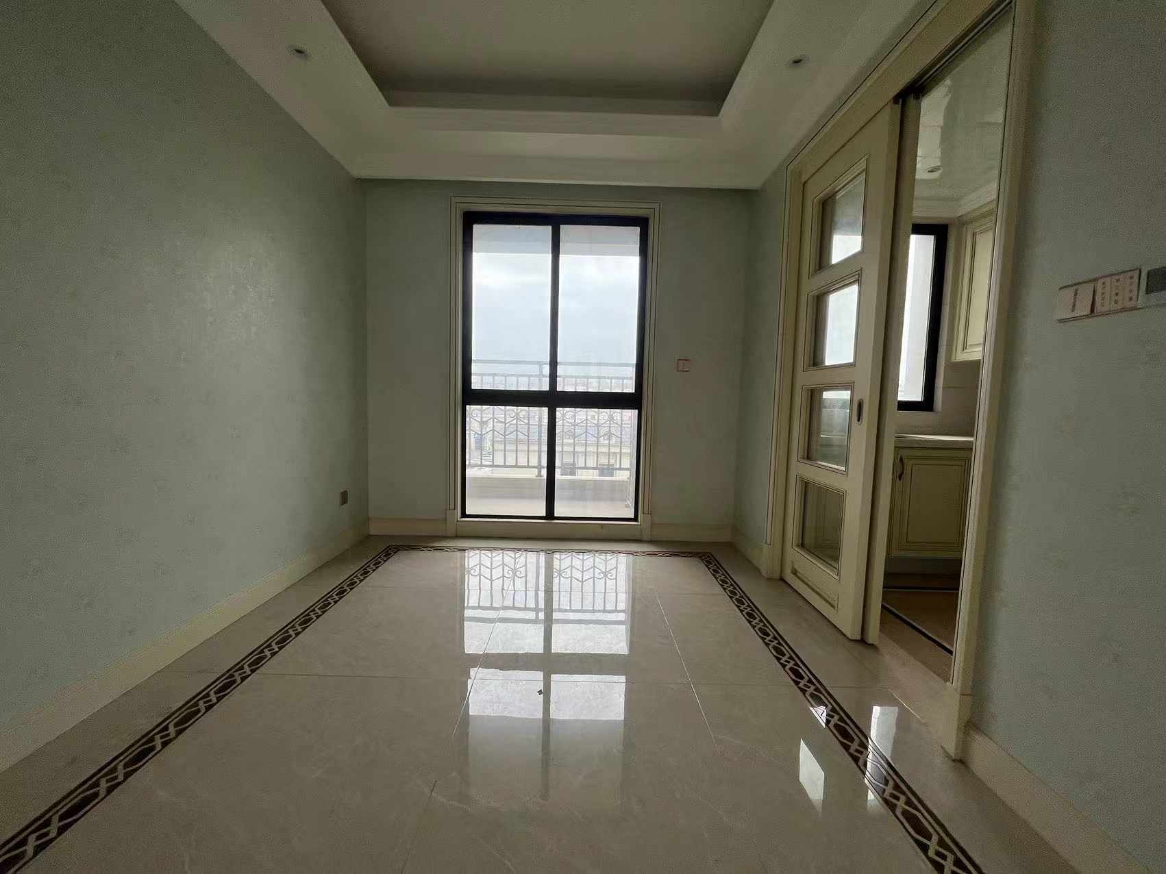 中海铂樾府 4室2厅2卫 215m²