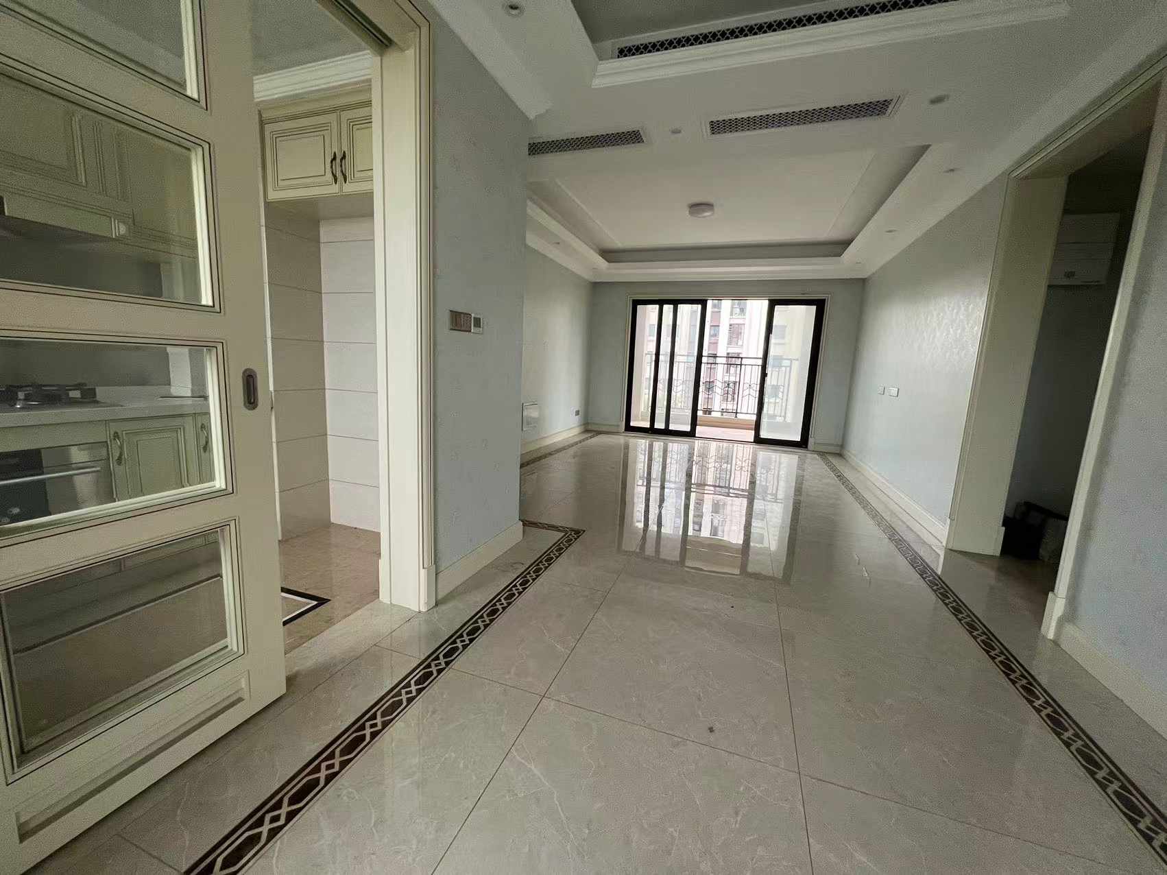 中海铂樾府 4室2厅2卫 215m&sup2;