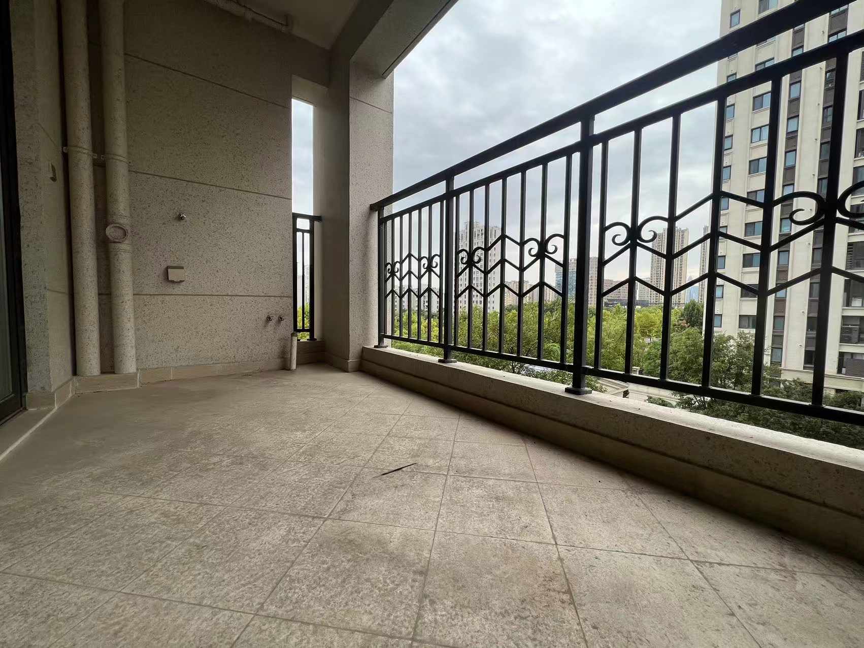 中海铂樾府 4室2厅2卫 215m&sup2;