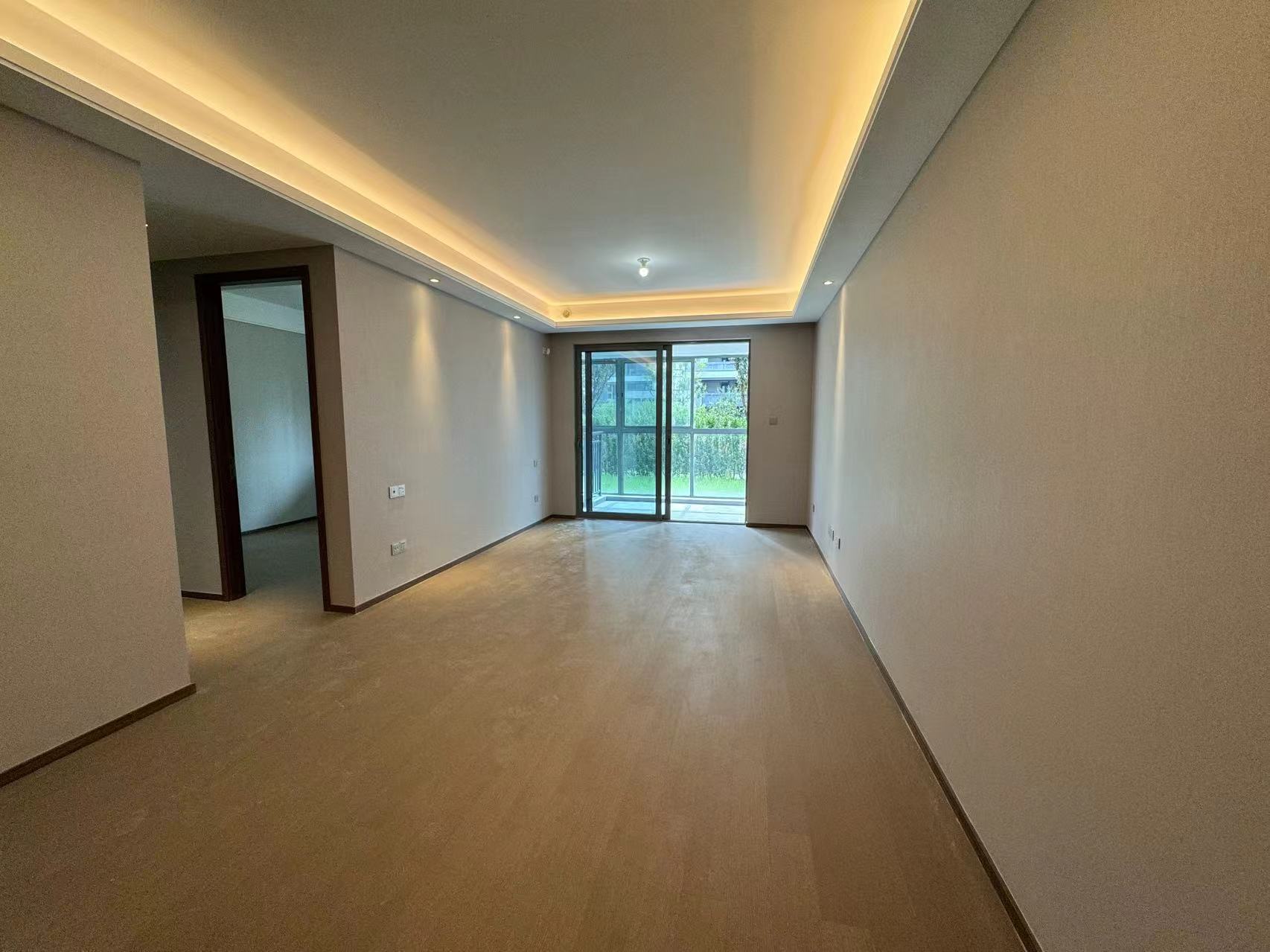 长泰滨河国际 3室2厅2卫 242.56m&sup2;