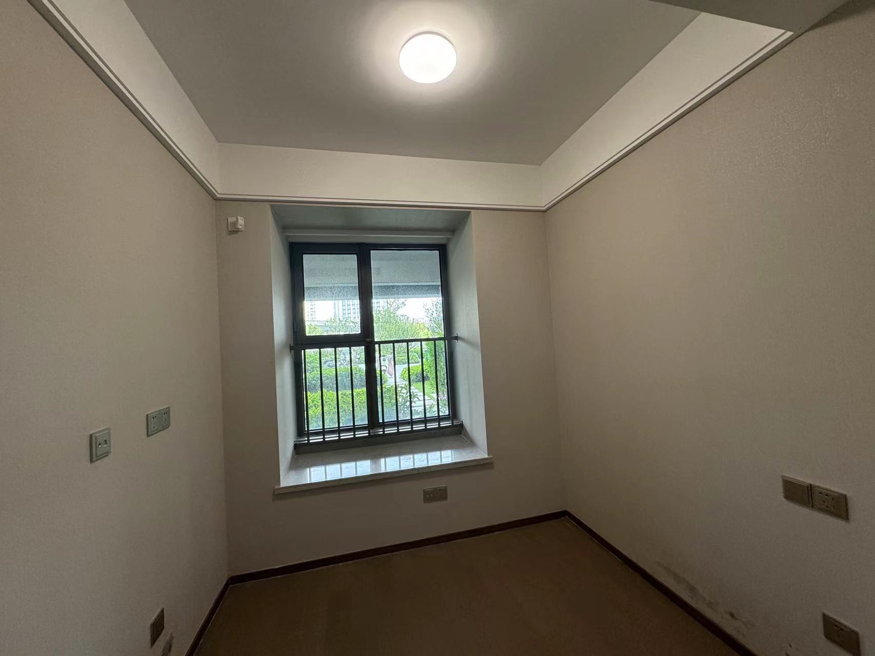 长泰滨河国际 3室2厅2卫 242.56m&sup2;