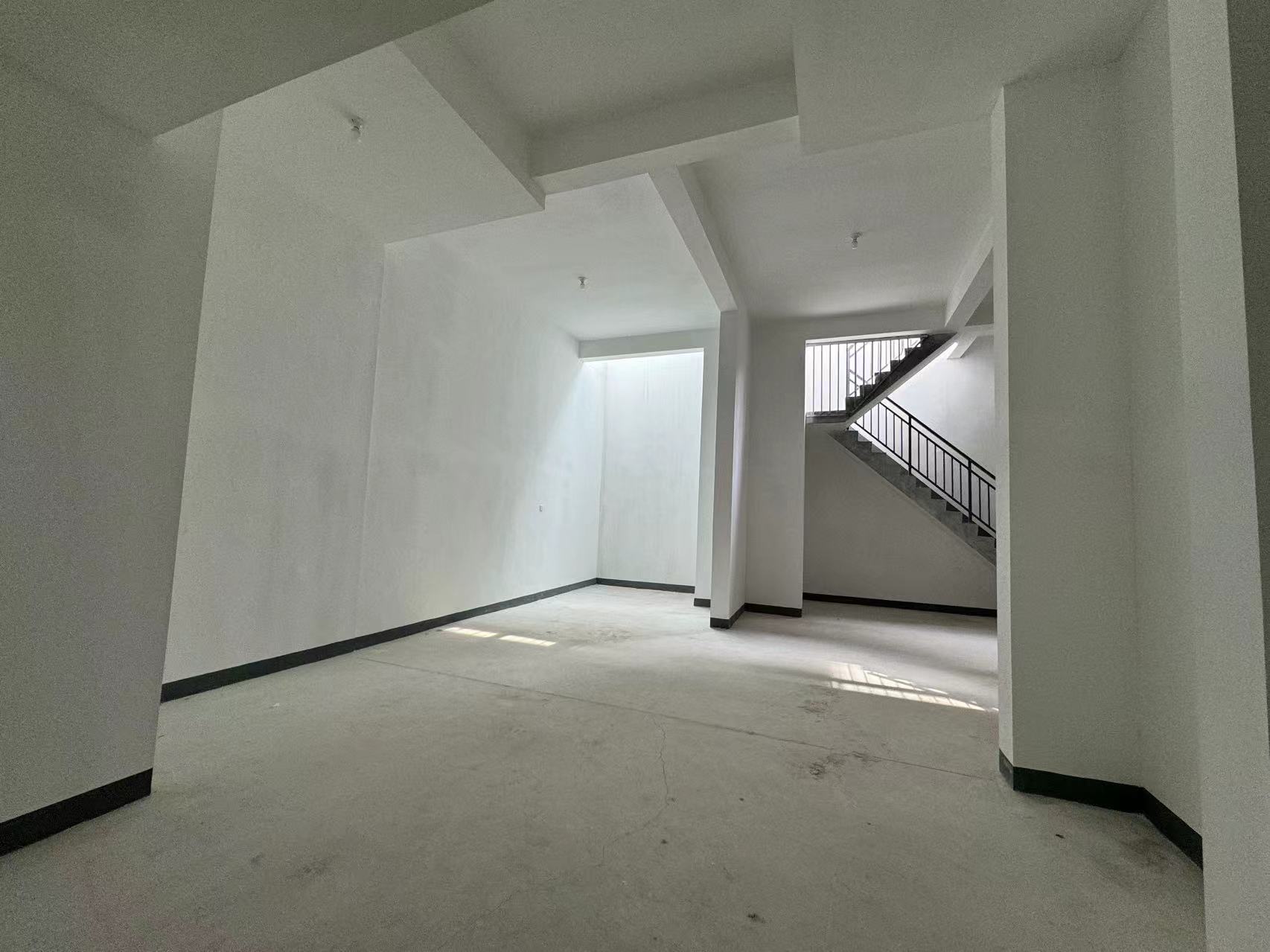 长泰滨河国际 3室2厅2卫 242.56m&sup2;