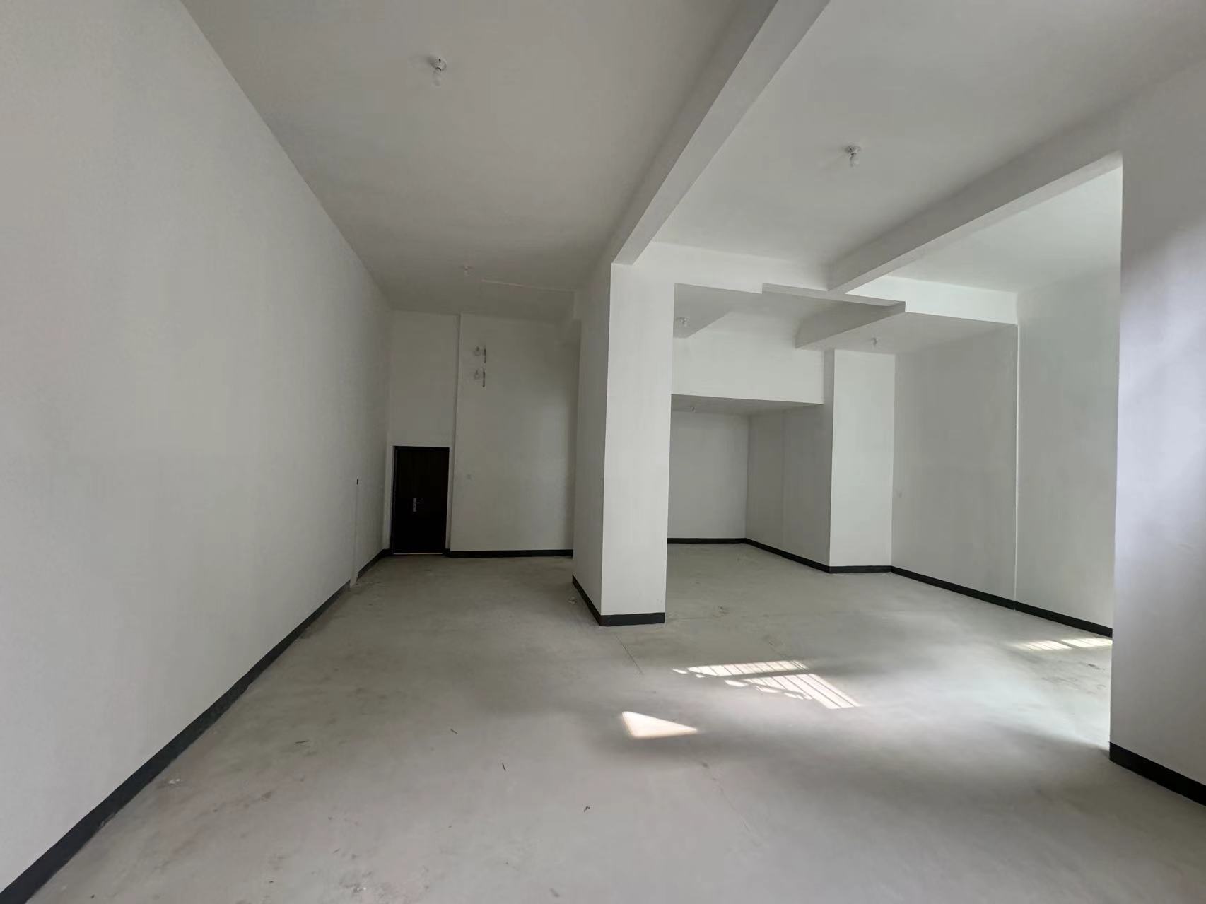长泰滨河国际 3室2厅2卫 242.56m&sup2;