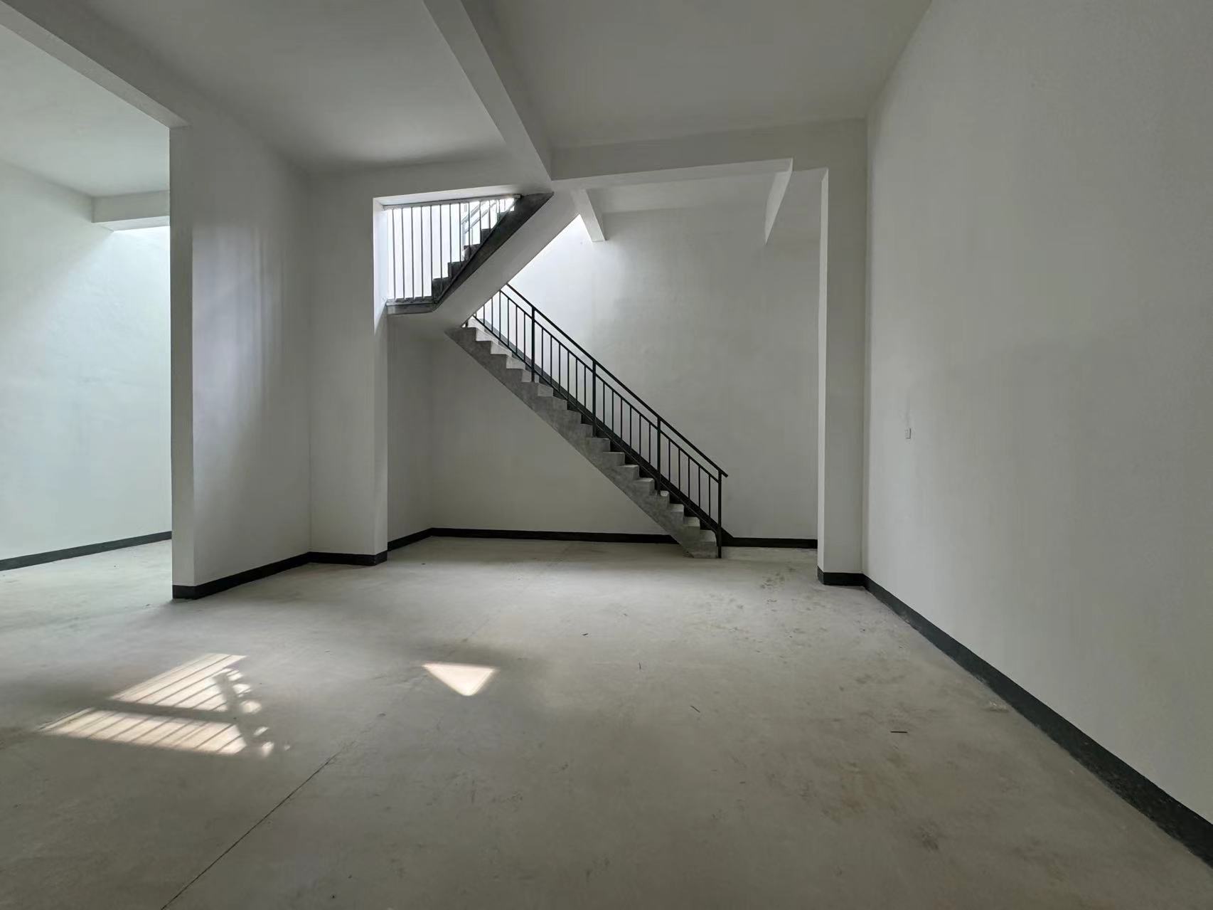长泰滨河国际 3室2厅2卫 242.56m&sup2;