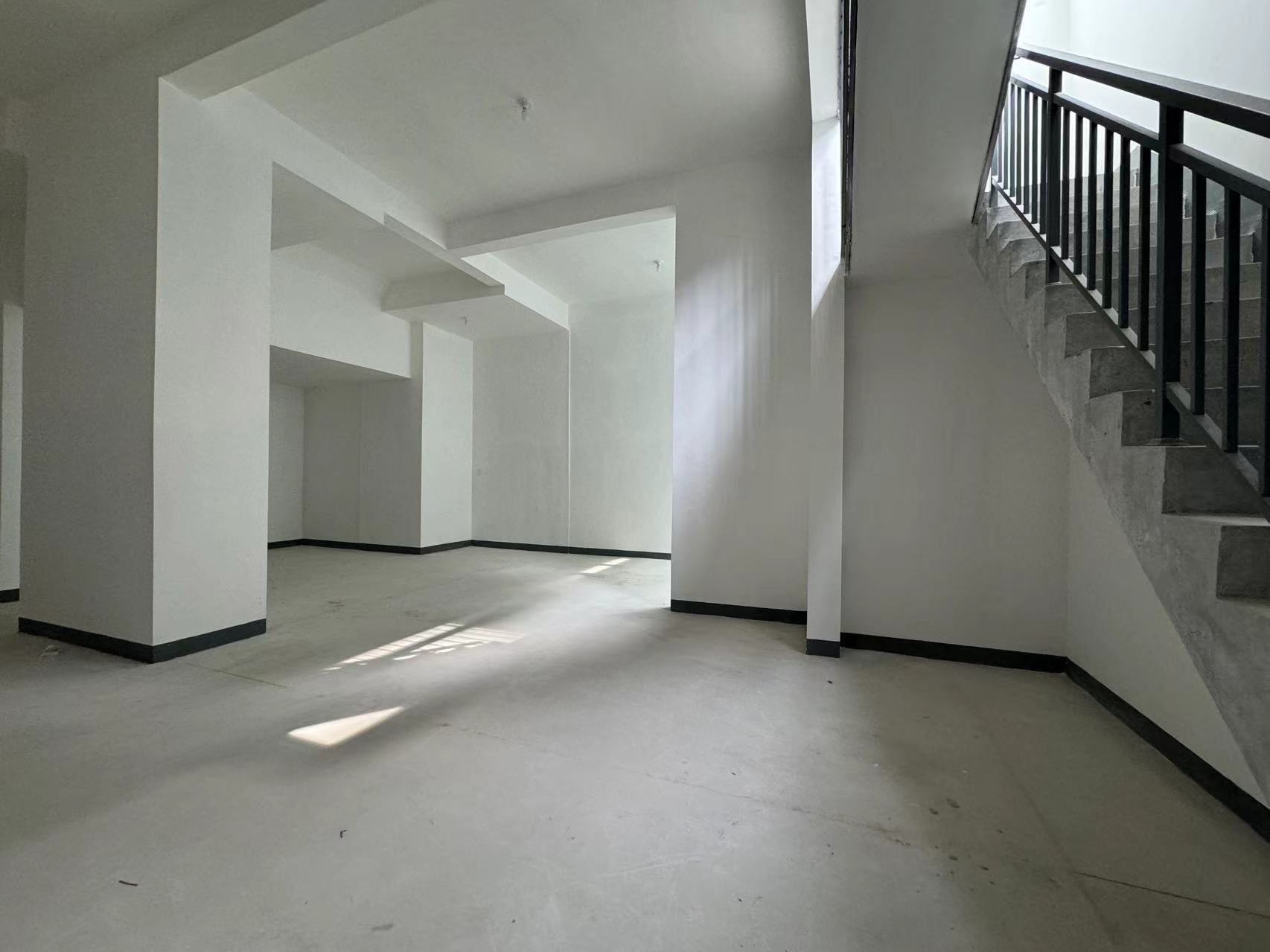 长泰滨河国际 3室2厅2卫 242.56m&sup2;
