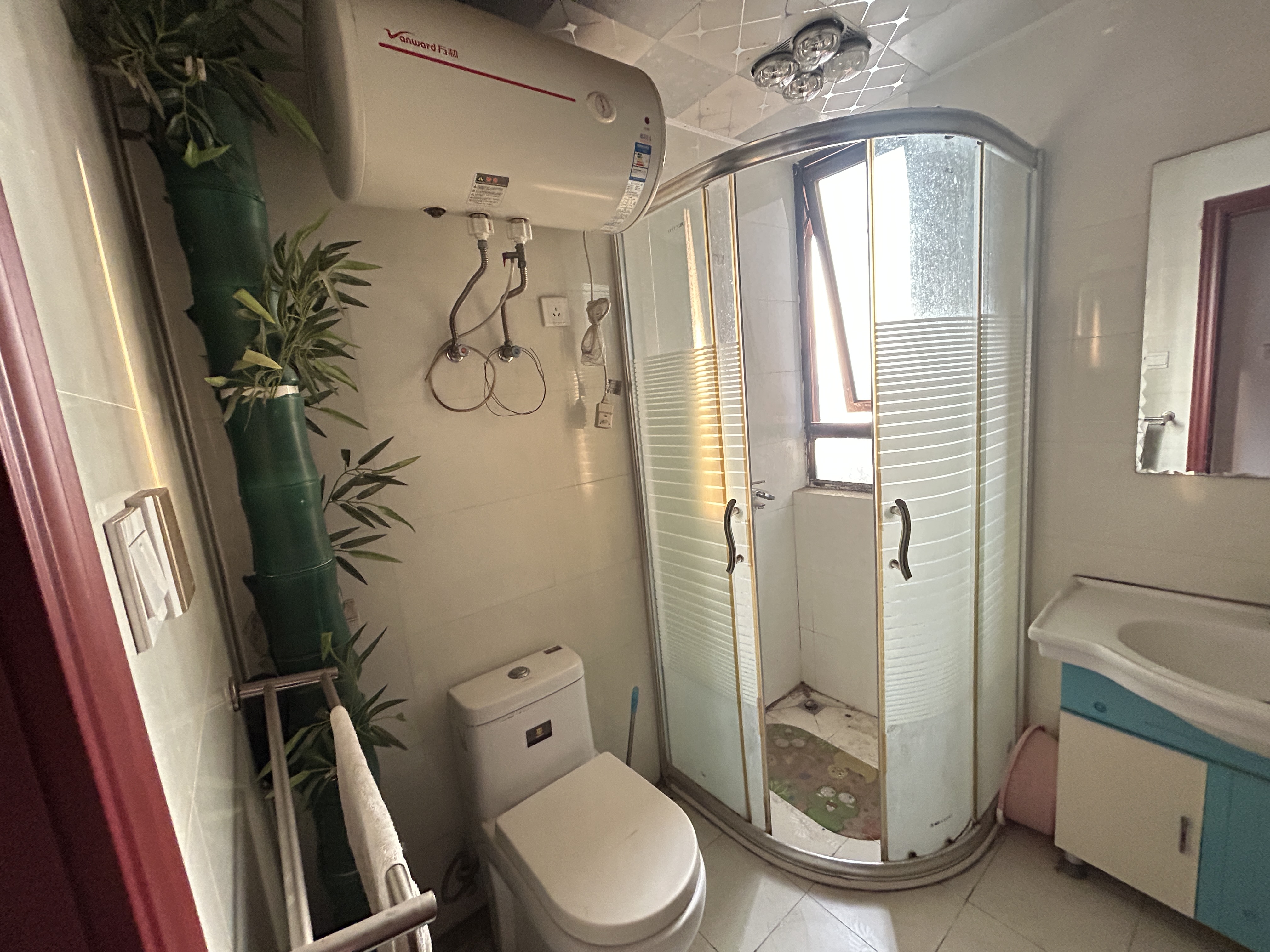 华强城 2室1厅1卫 92m&sup2;