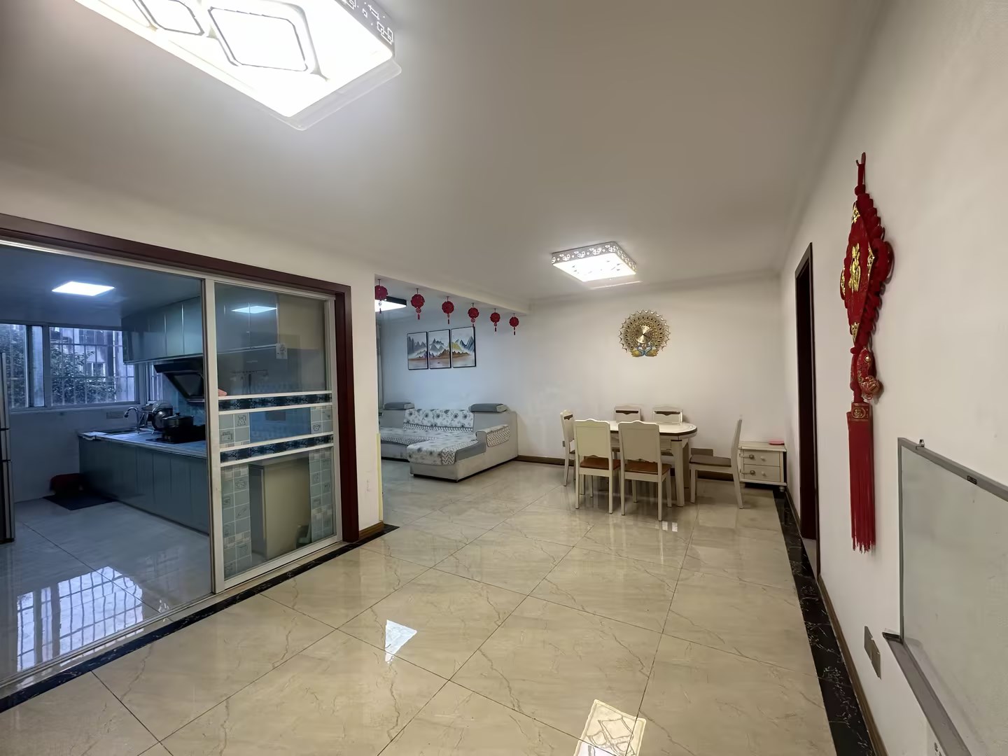 虹桥新苑 3室2厅2卫 126m&sup2;