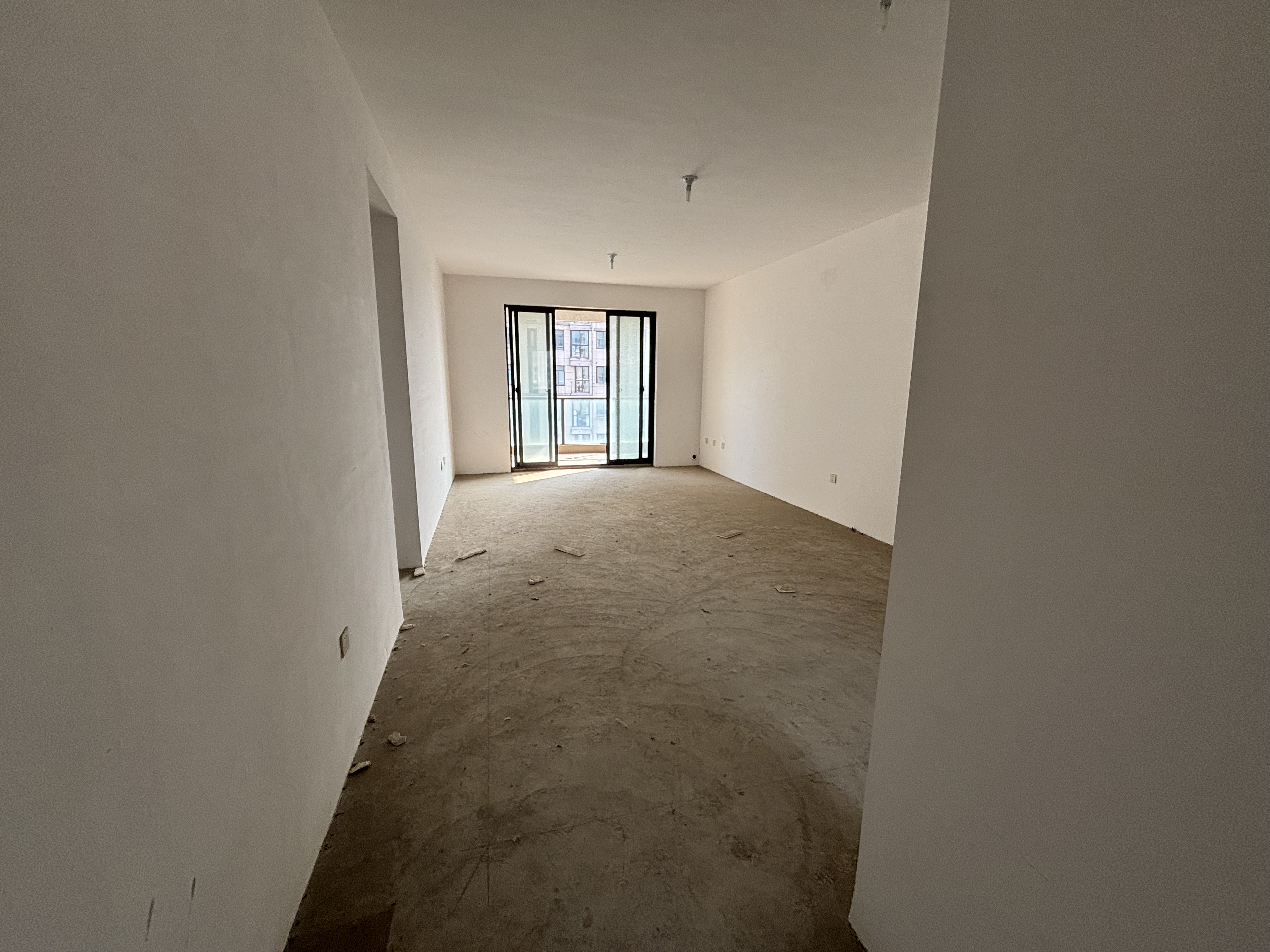 金通家园 3室2厅1卫 142m²