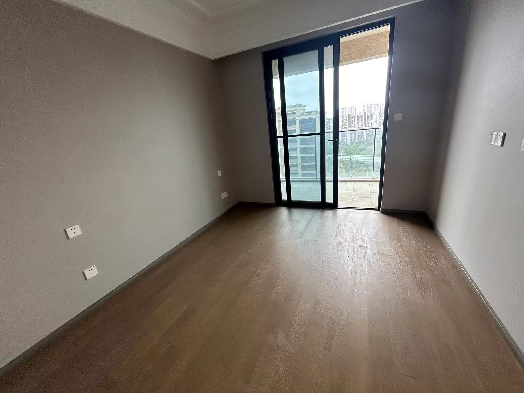 绿城&middot;诚园 4室2厅2卫 159m&sup2;