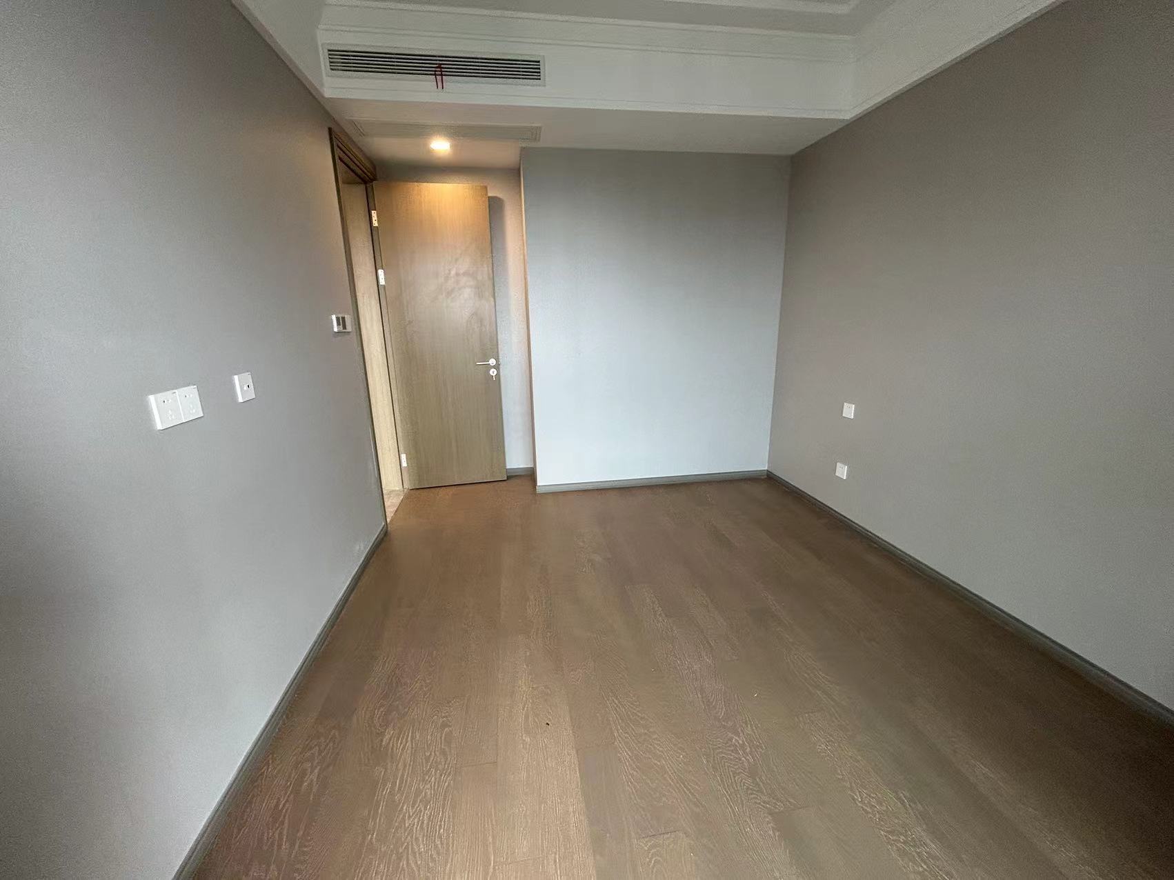 绿城&middot;诚园 4室2厅2卫 159m&sup2;