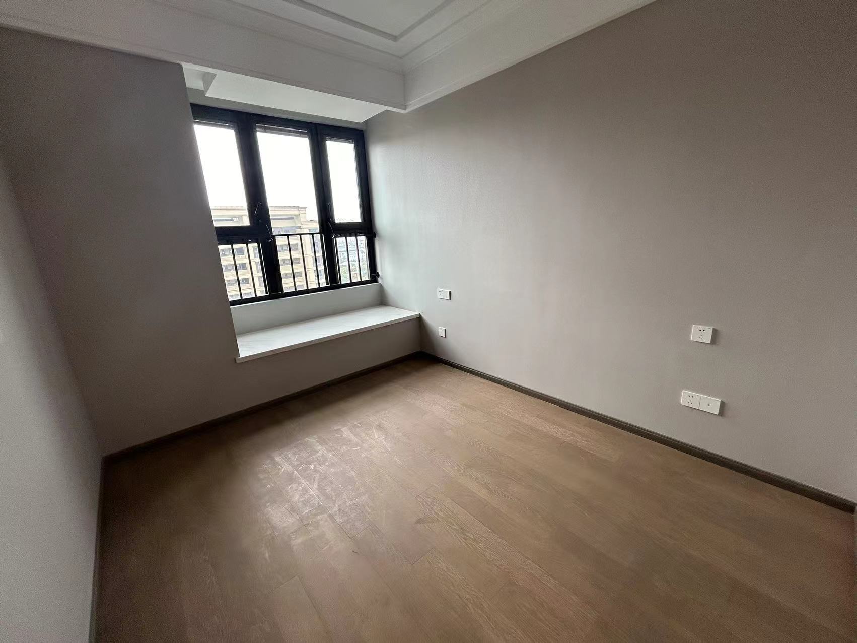 绿城&middot;诚园 4室2厅2卫 159m&sup2;