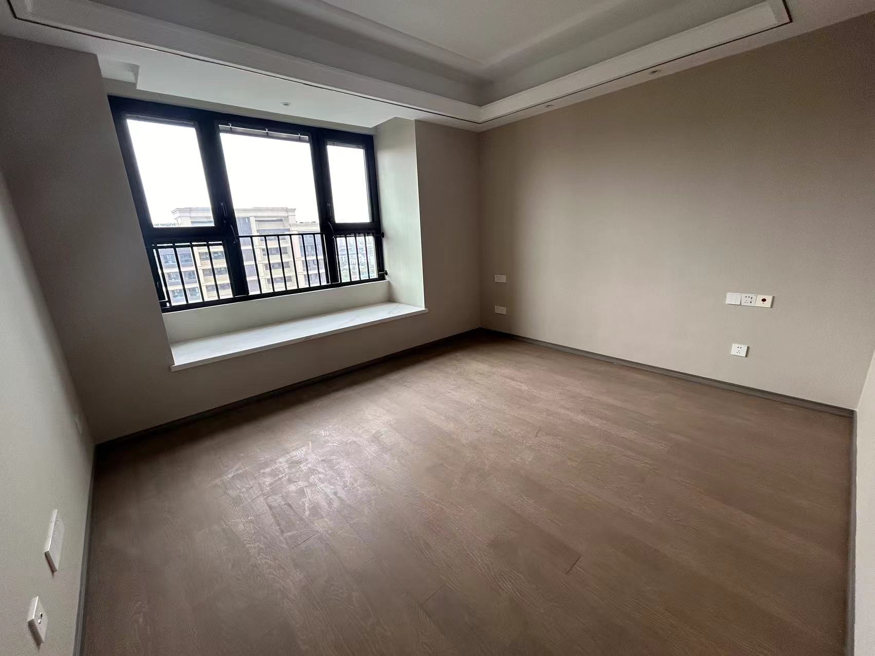 绿城&middot;诚园 4室2厅2卫 159m&sup2;