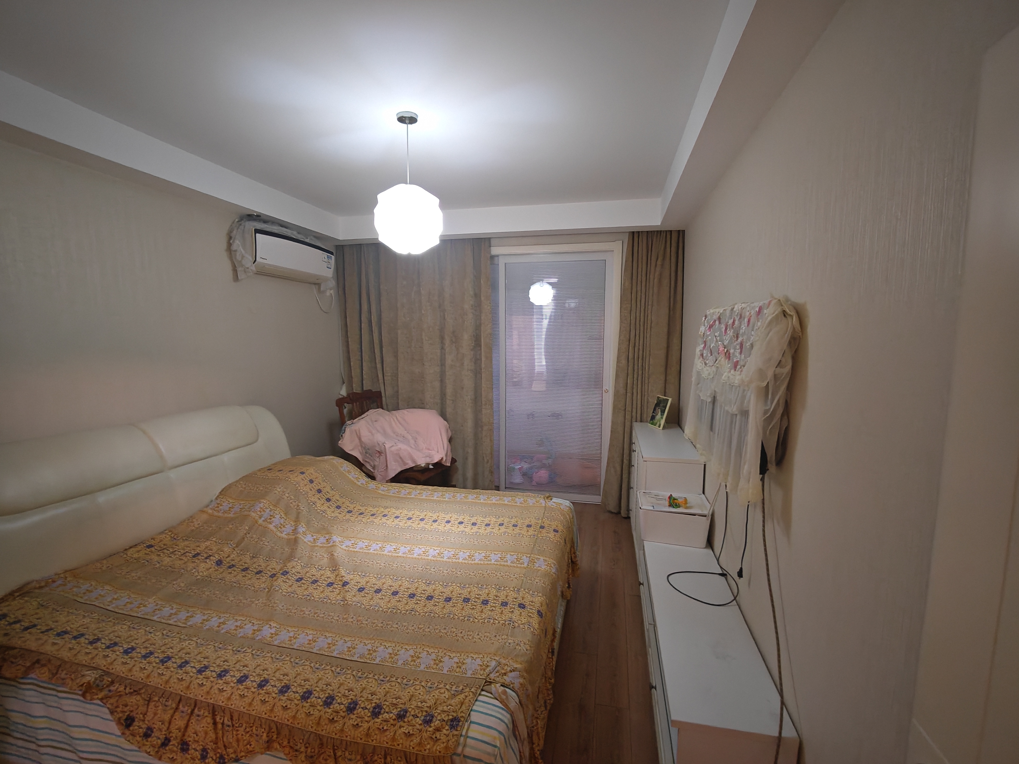 宏丰苑 3室2厅2卫 135m&sup2;
