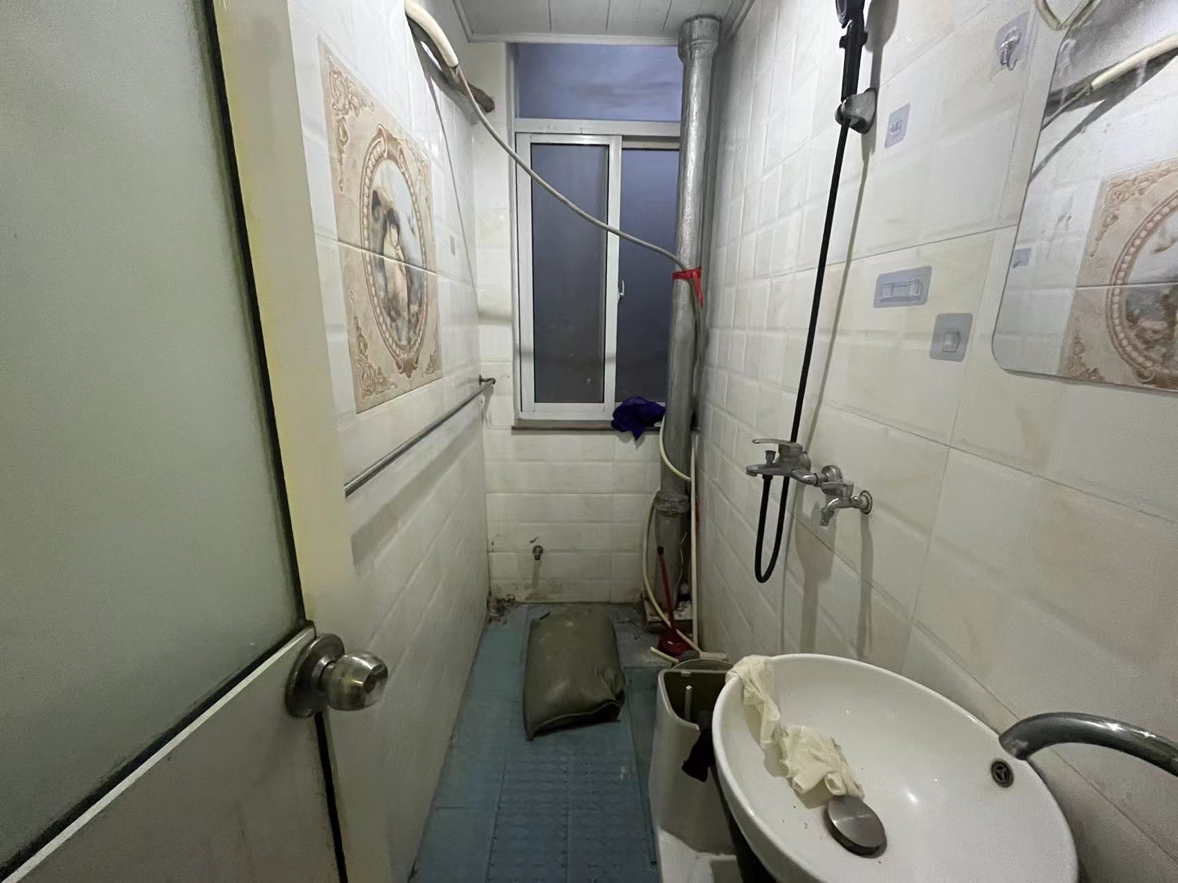 青年中路9号 2室1厅1卫 65m&sup2;