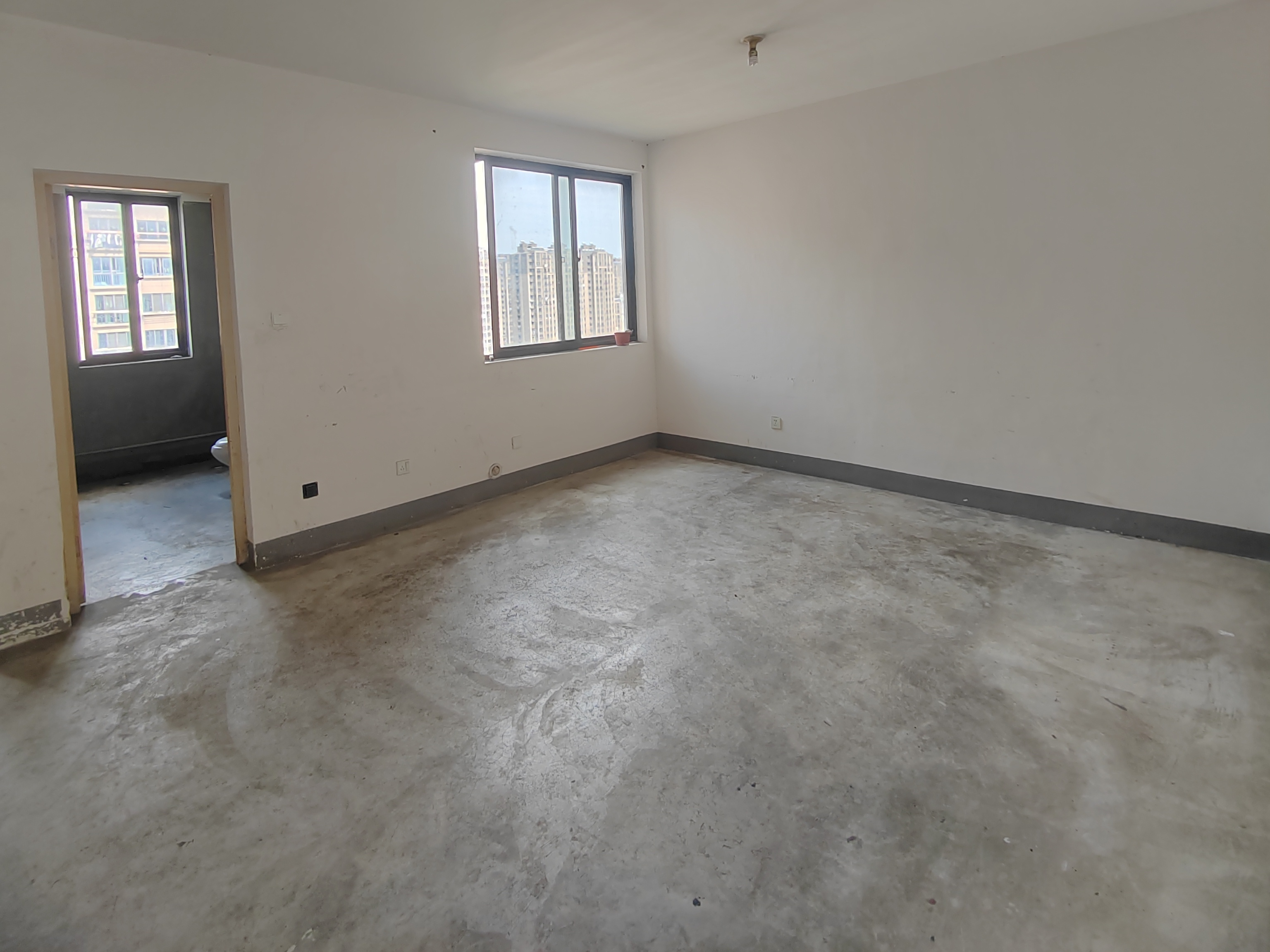 观河华府 3室2厅1卫 113m²