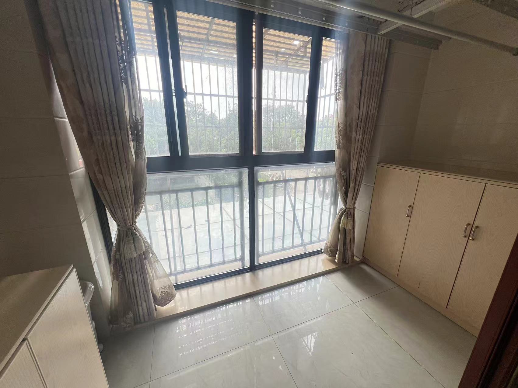 华强城一期 3室2厅1卫 102.00m&sup2;