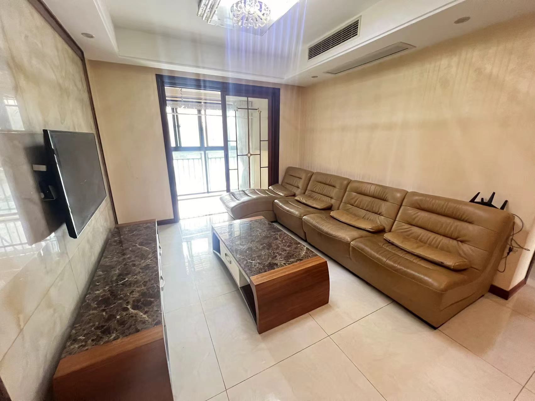 华强城一期 3室2厅1卫 102.00m&sup2;