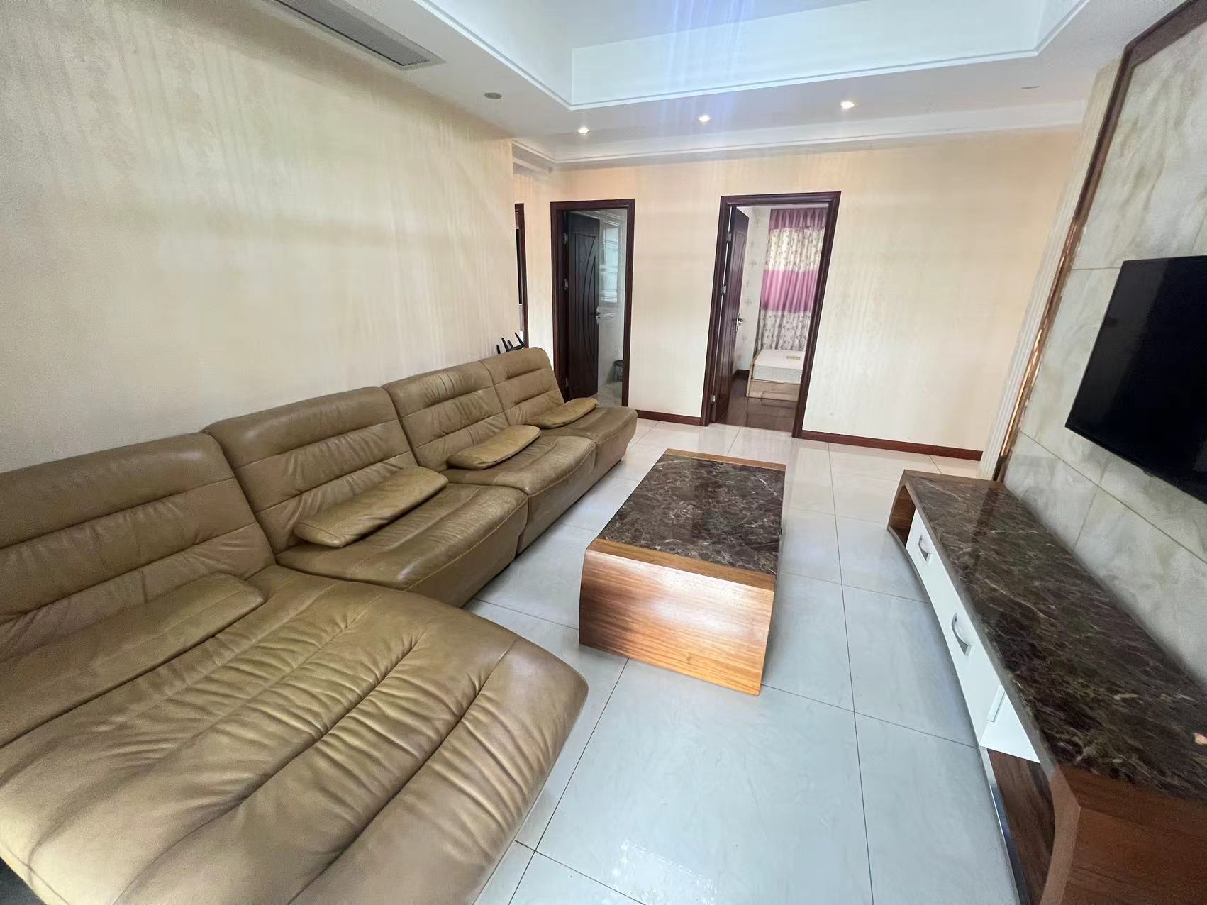 华强城一期 3室2厅1卫 102.00m&sup2;