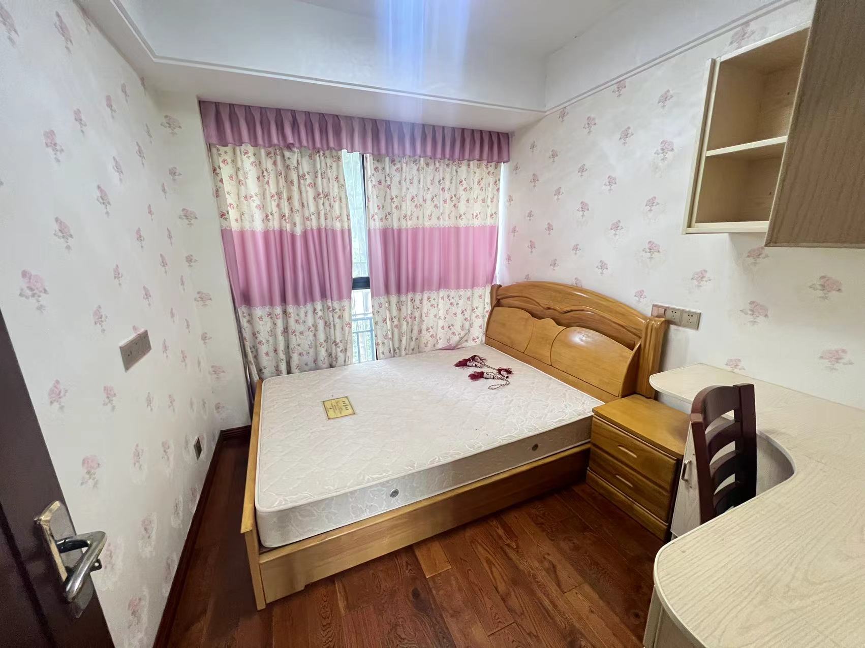 华强城一期 3室2厅1卫 102.00m&sup2;