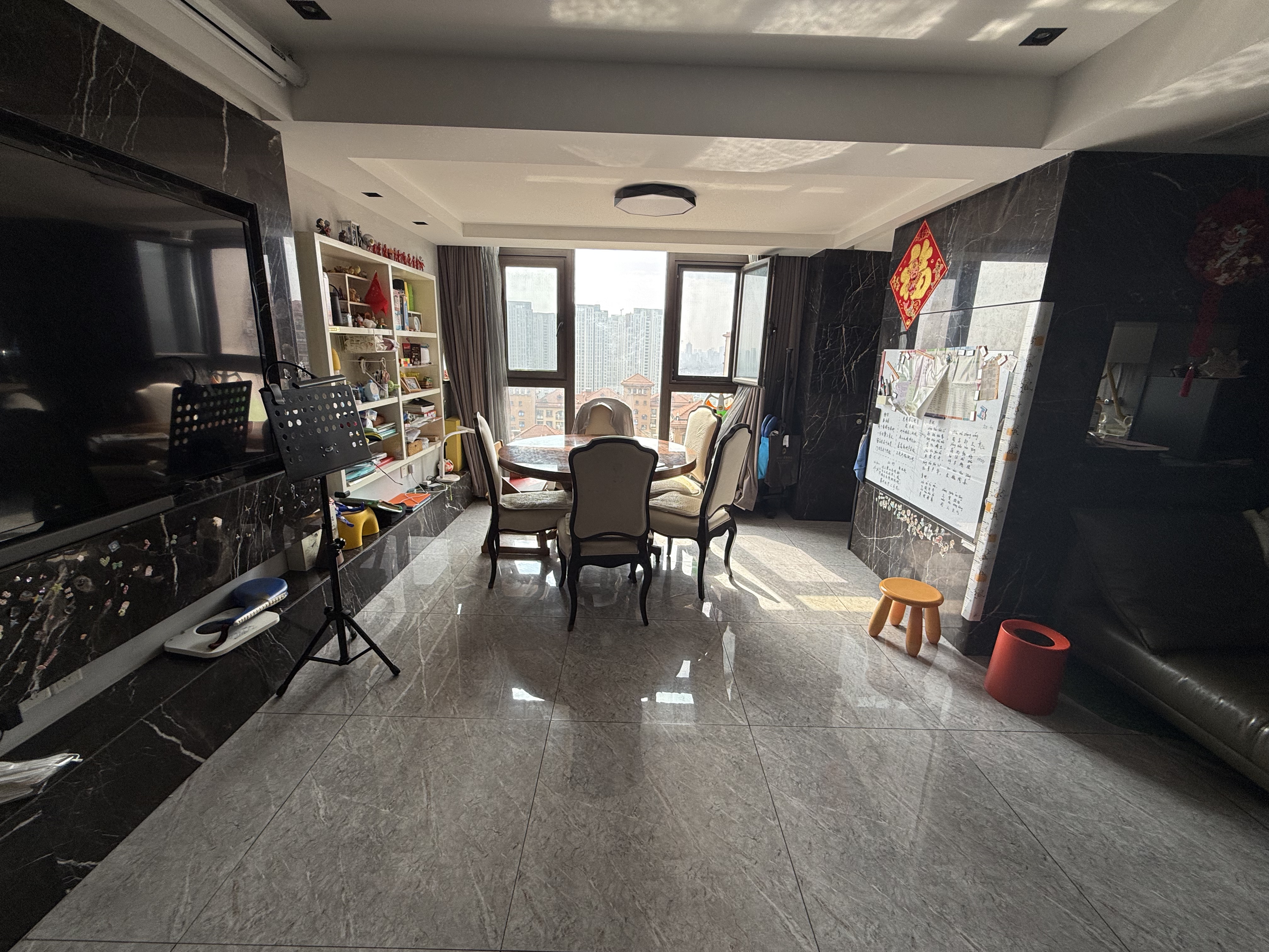 华强城一期 4室2厅2卫 133m²