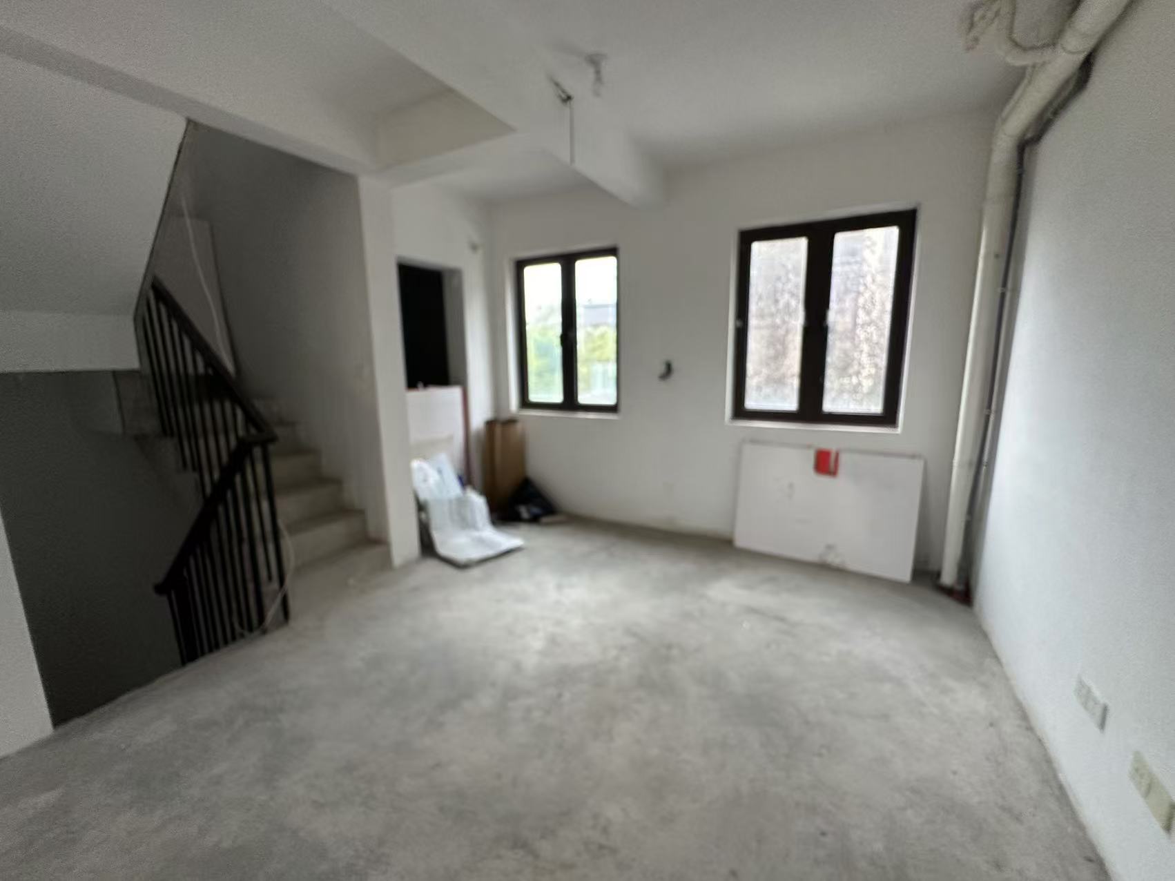 云樾东方 3室2厅3卫 160.00m²
