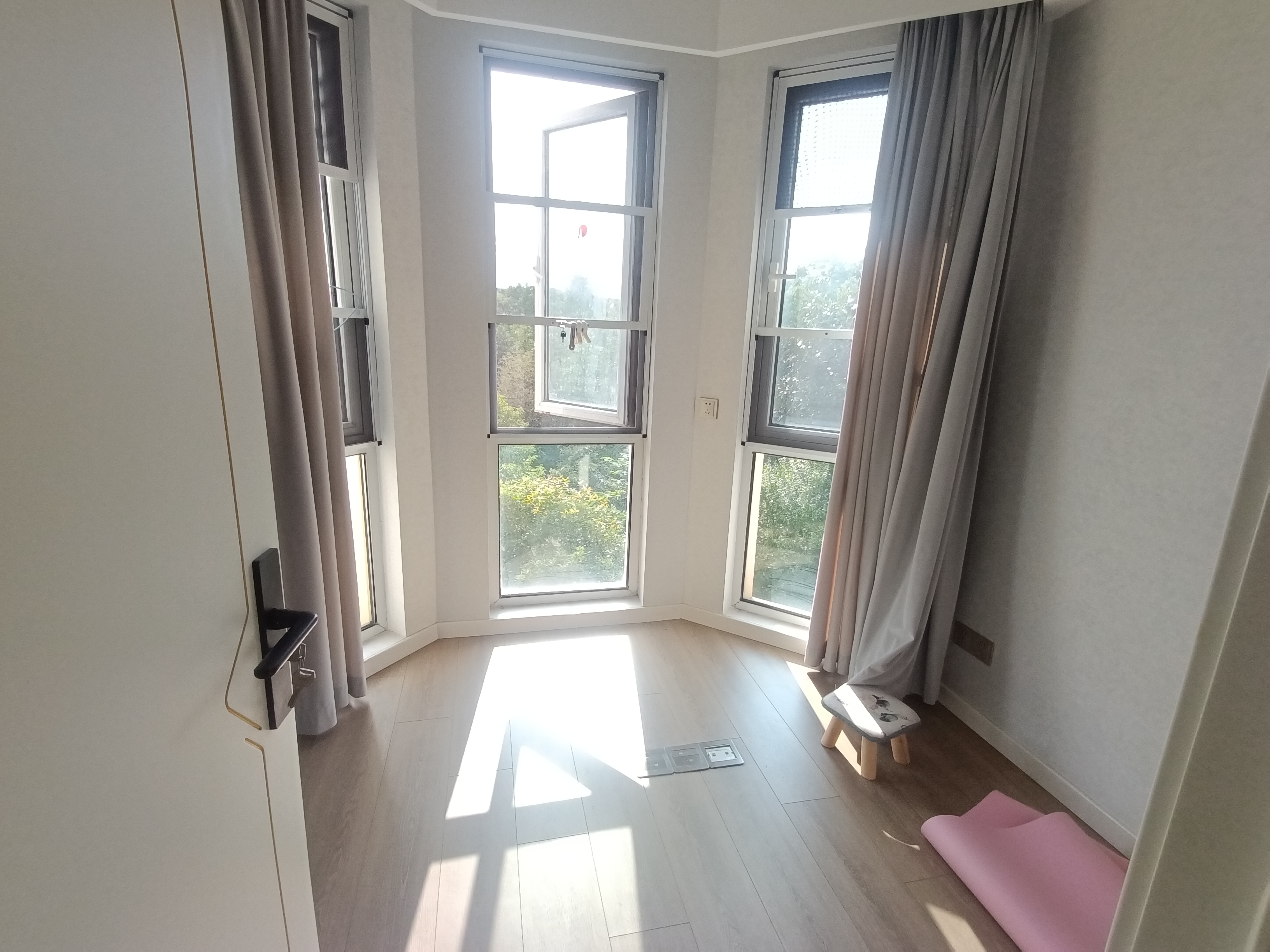 军山花园 3室2厅2卫 138.00m&sup2;