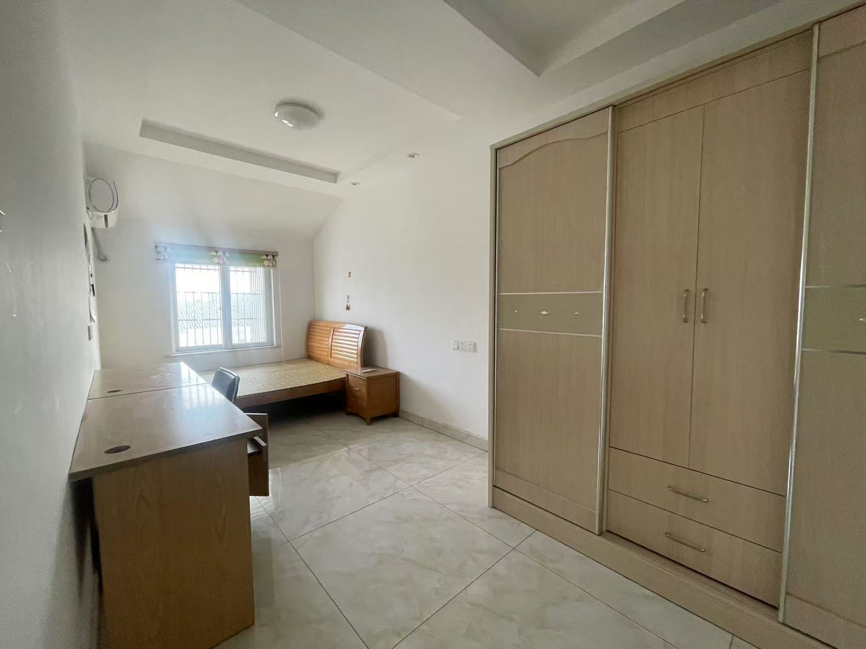 五山公寓 5室3厅2卫 122.00m&sup2;