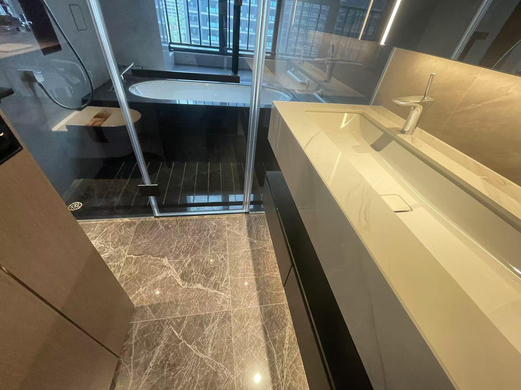 滨江玺 3室2厅3卫 190m&sup2;