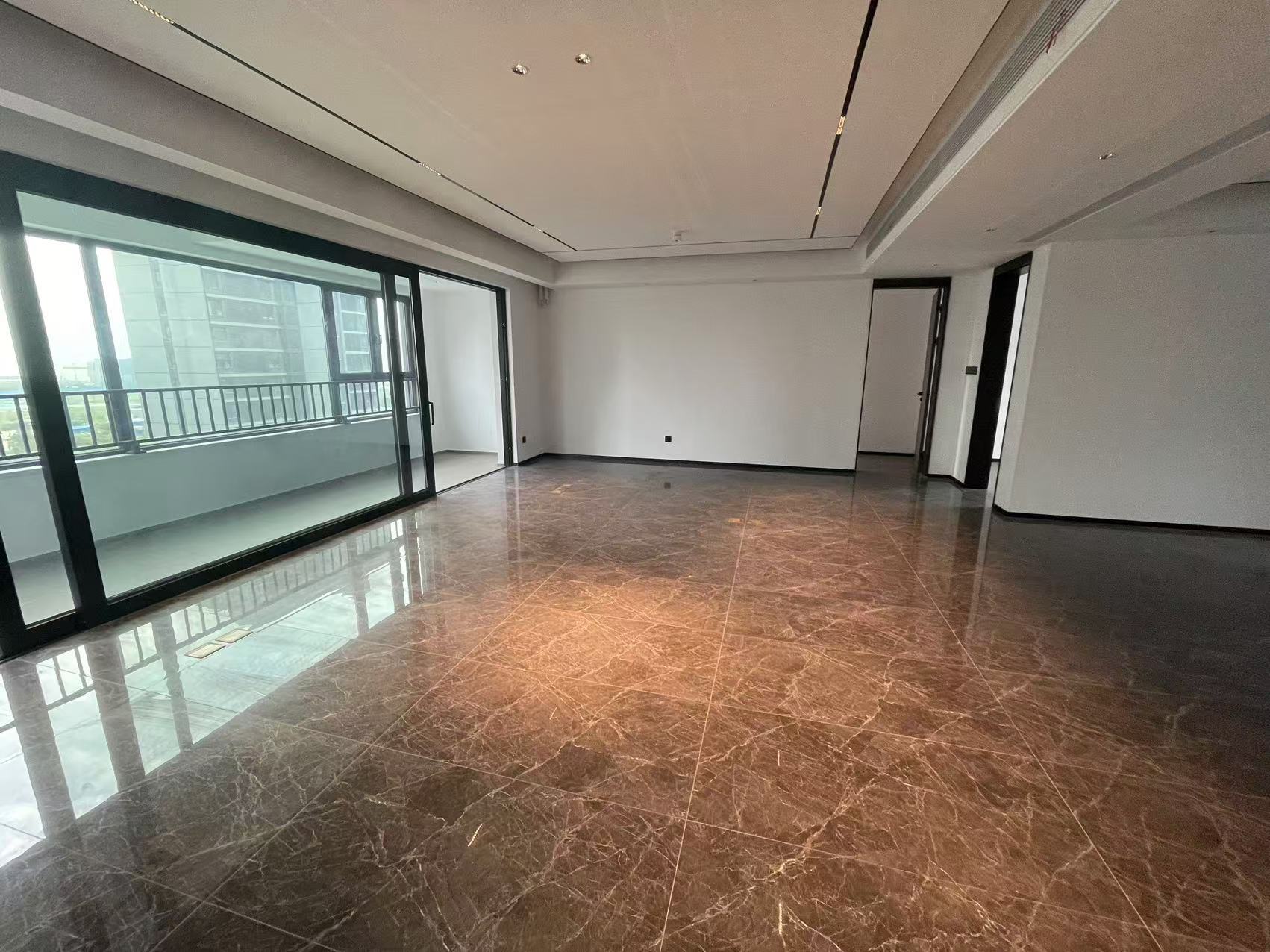 滨江玺 3室2厅3卫 190m&sup2;