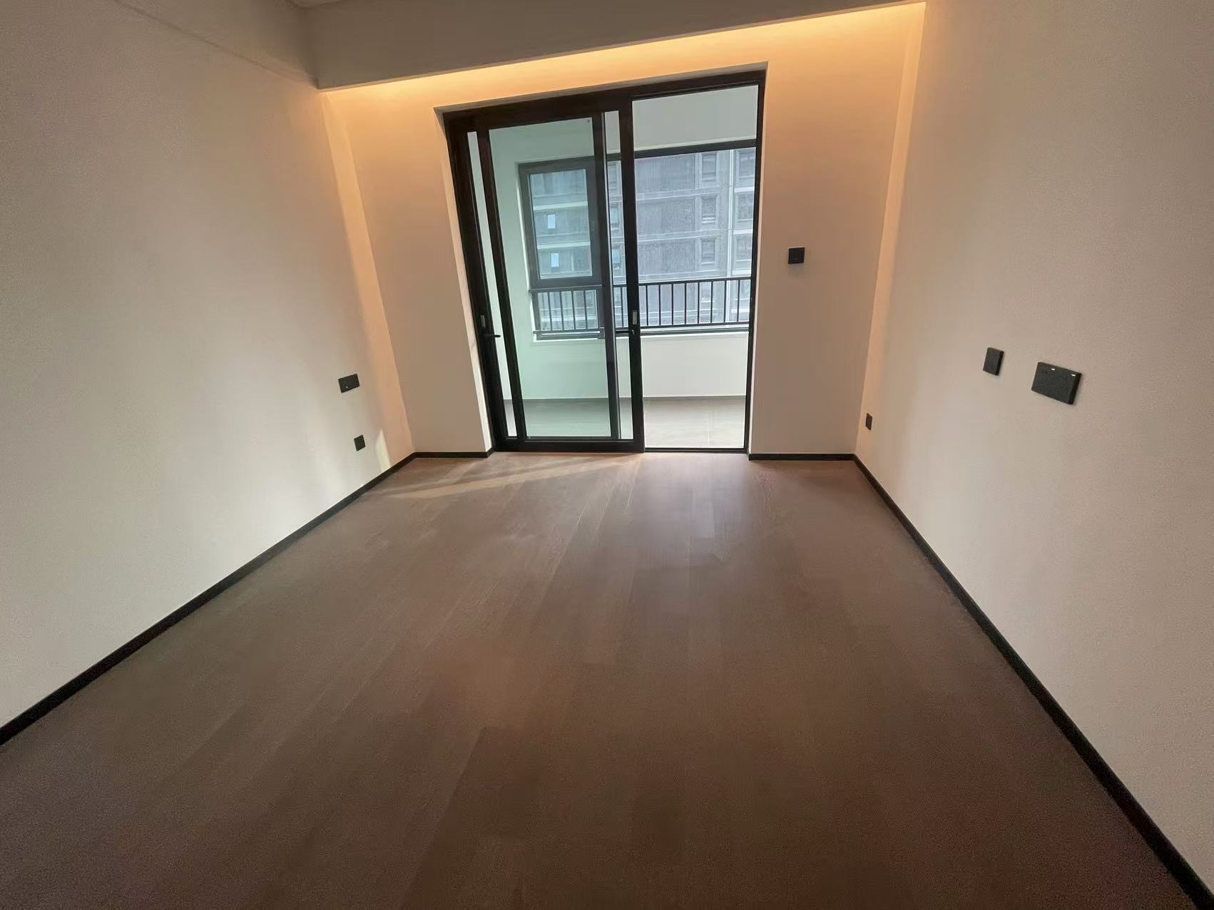 滨江玺 3室2厅3卫 190m&sup2;
