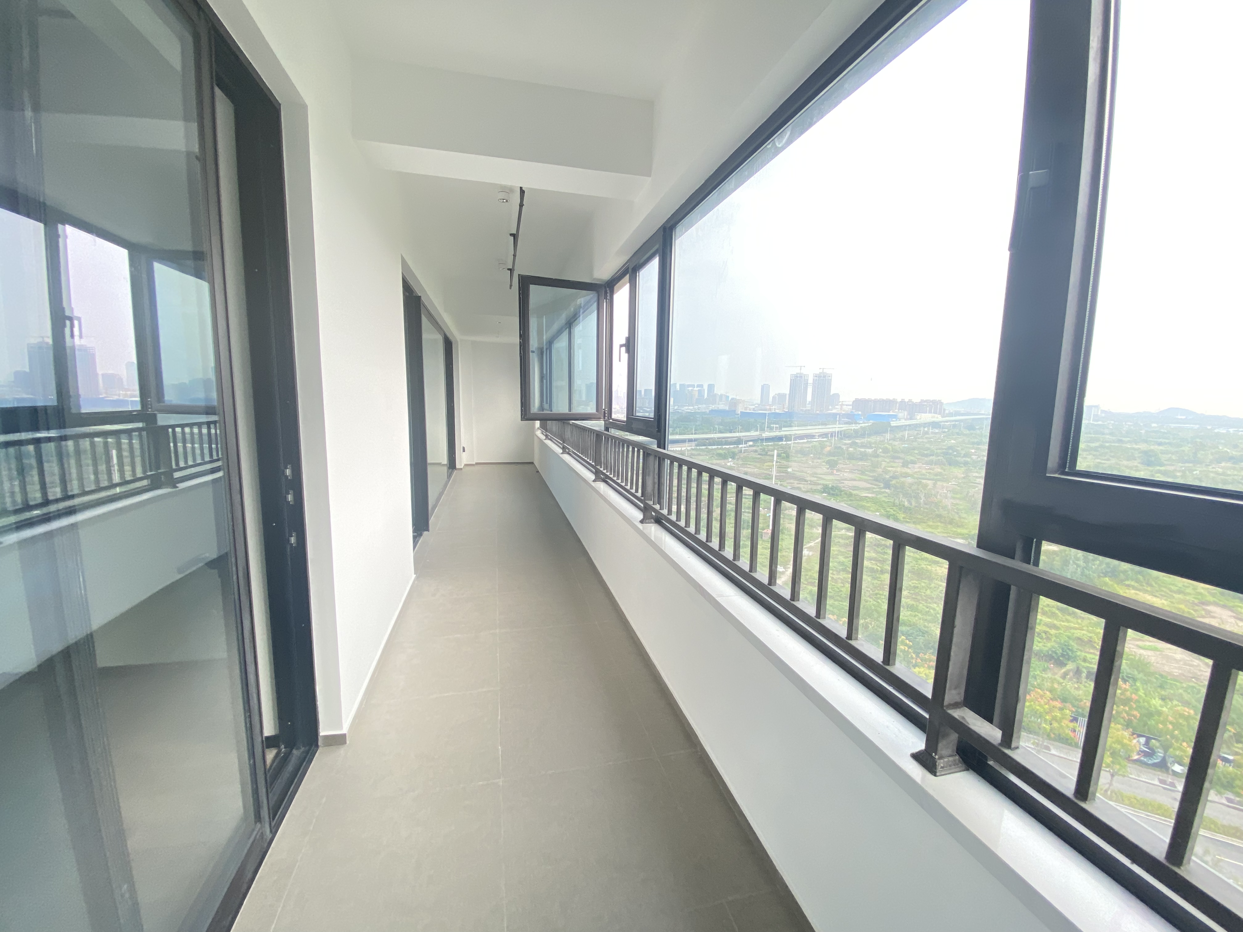 滨江玺 3室2厅3卫 190m&sup2;