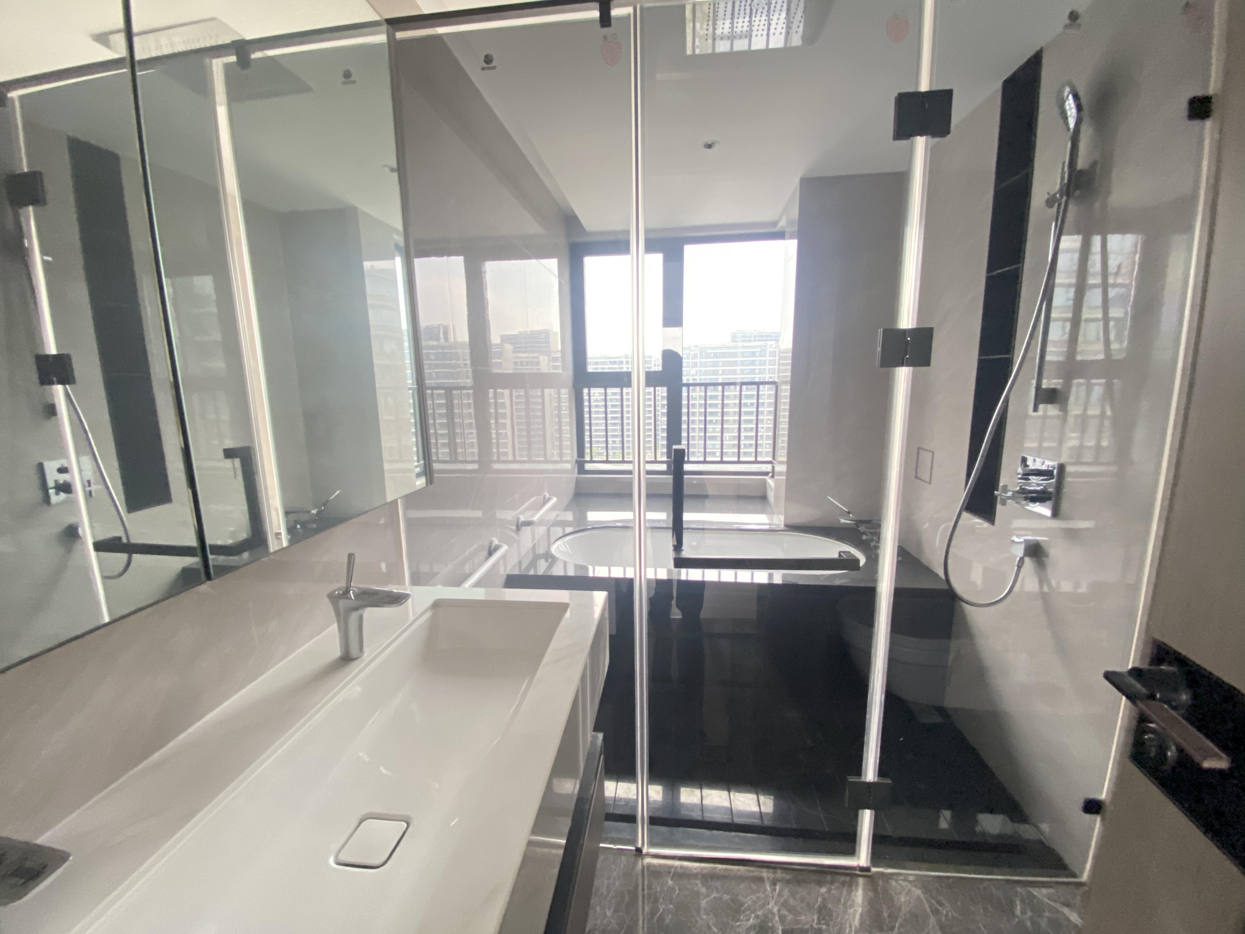 滨江玺 3室2厅3卫 190m&sup2;