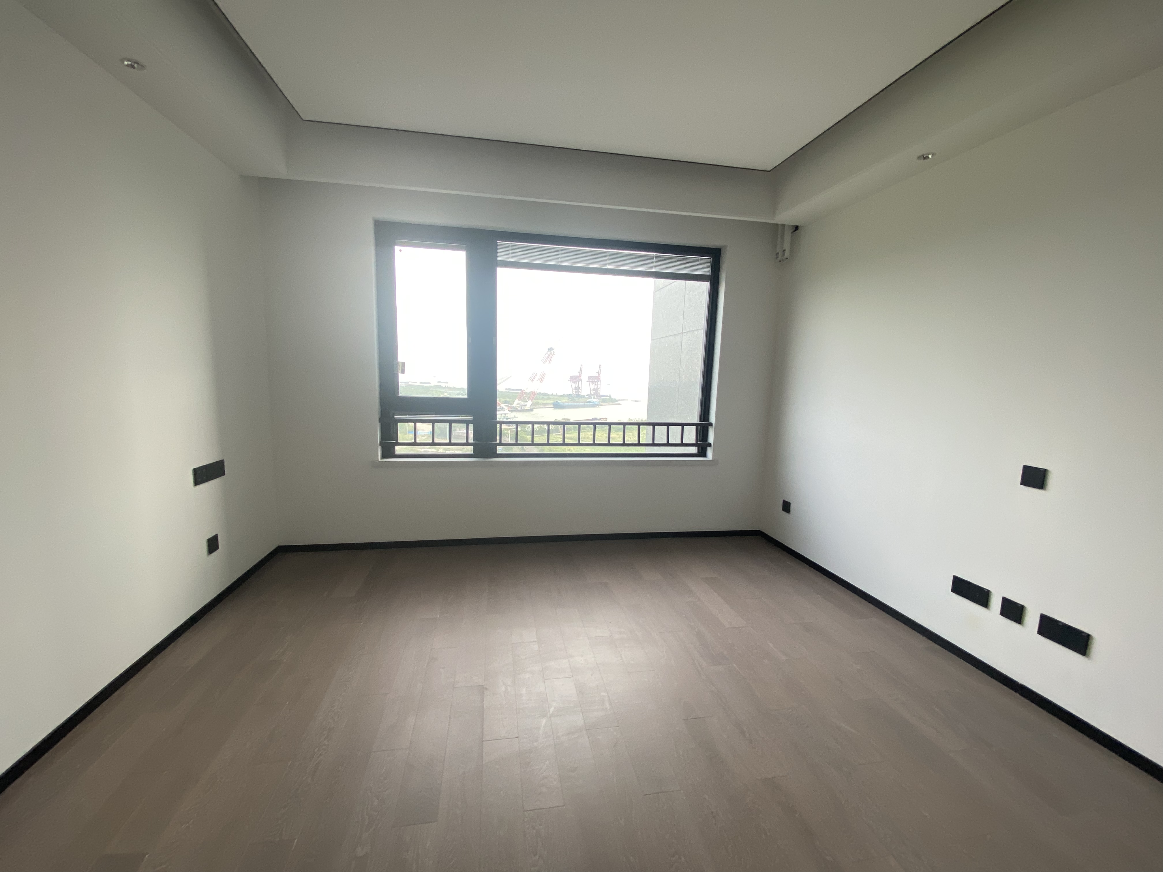 滨江玺 3室2厅3卫 190m&sup2;
