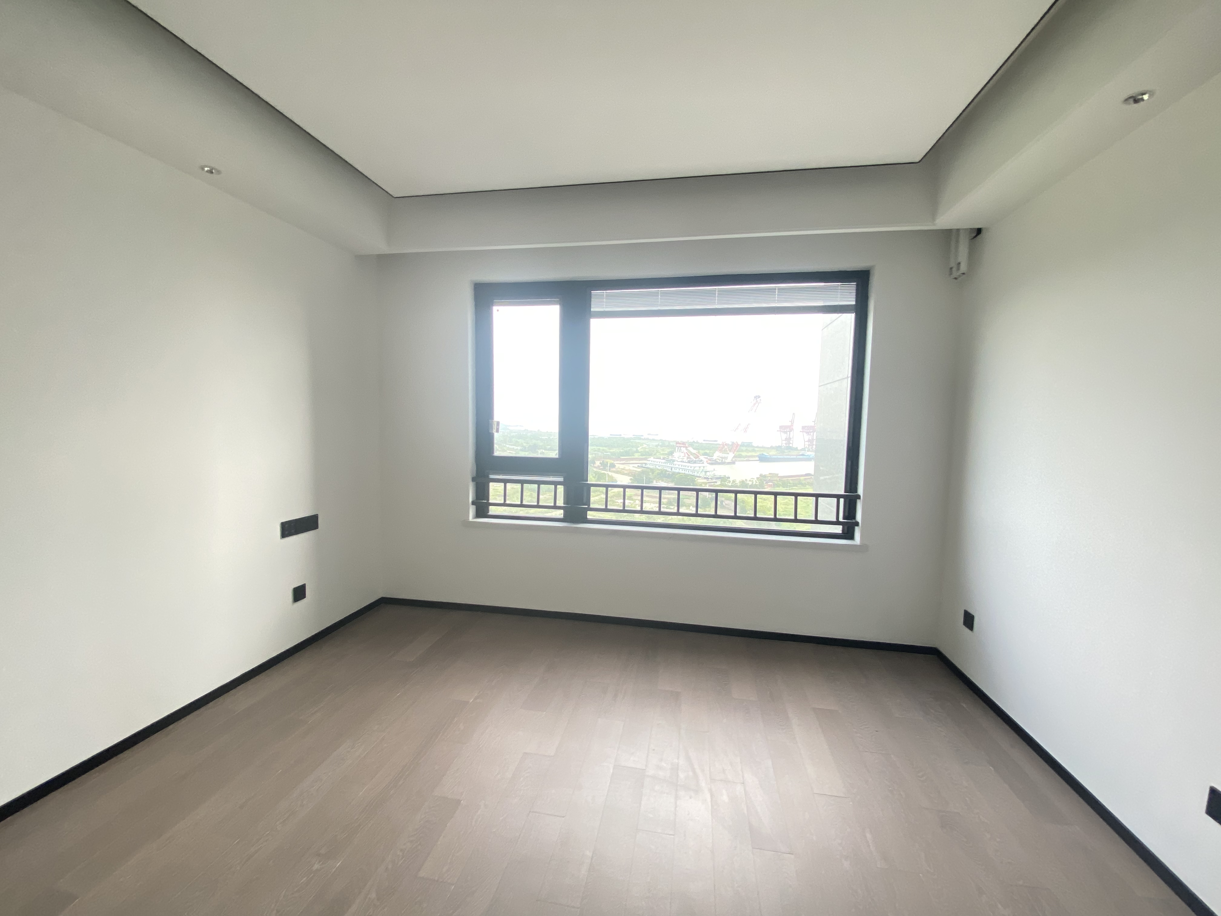 滨江玺 3室2厅3卫 190m&sup2;