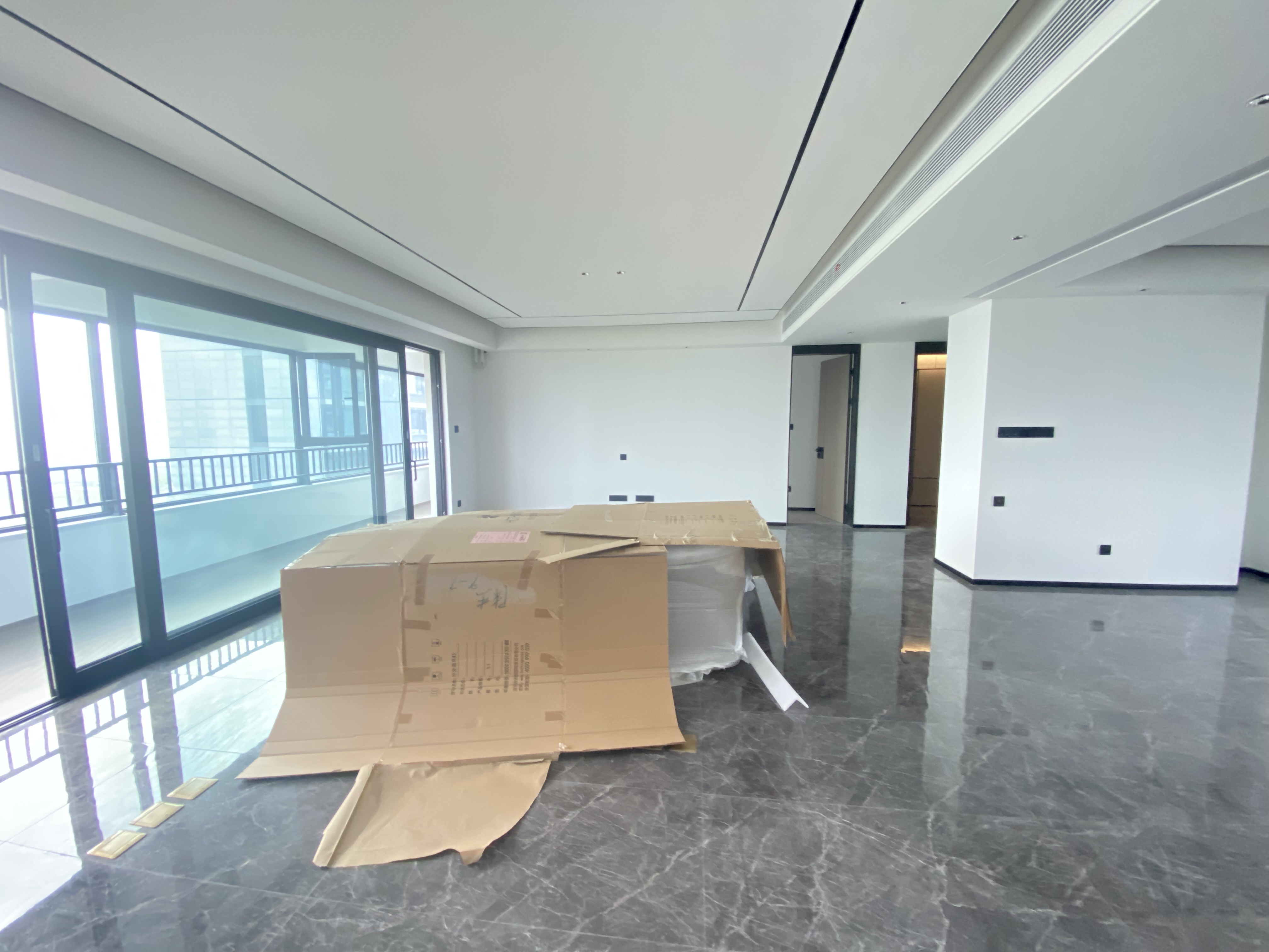 滨江玺 3室2厅3卫 190m&sup2;