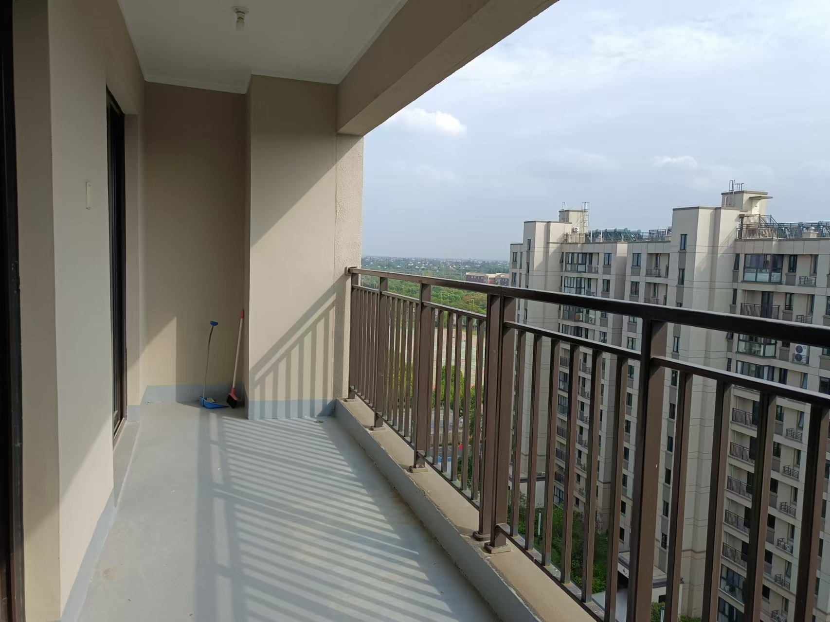 绿地江海图 3室2厅2卫 144.00m&sup2;