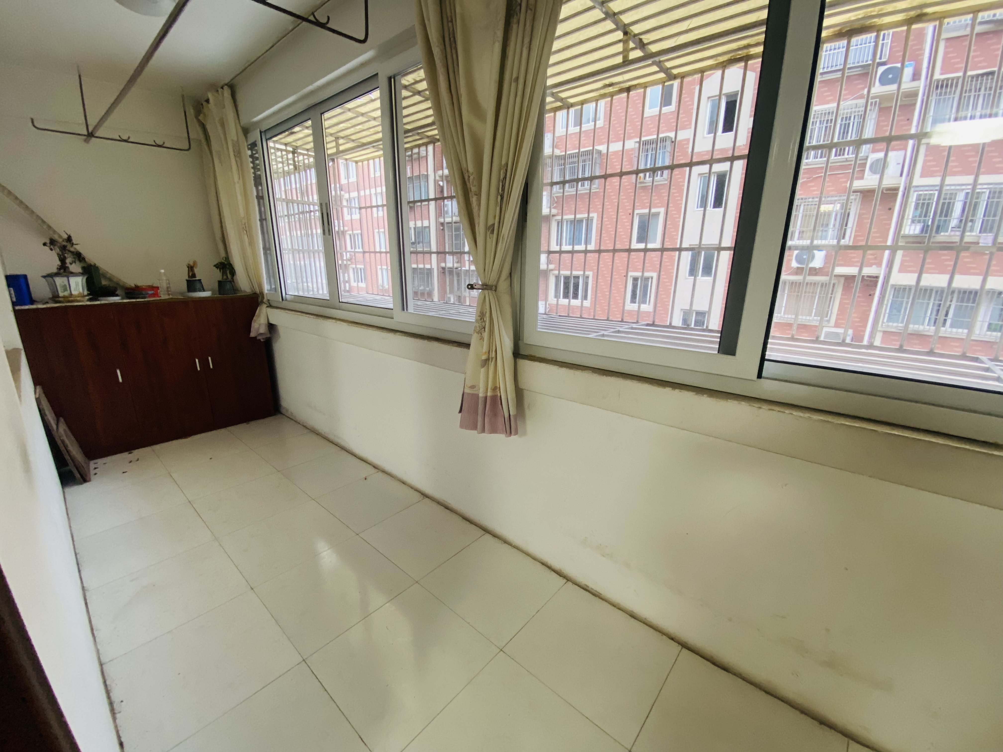 城南东苑 3室2厅1卫 134m&sup2;