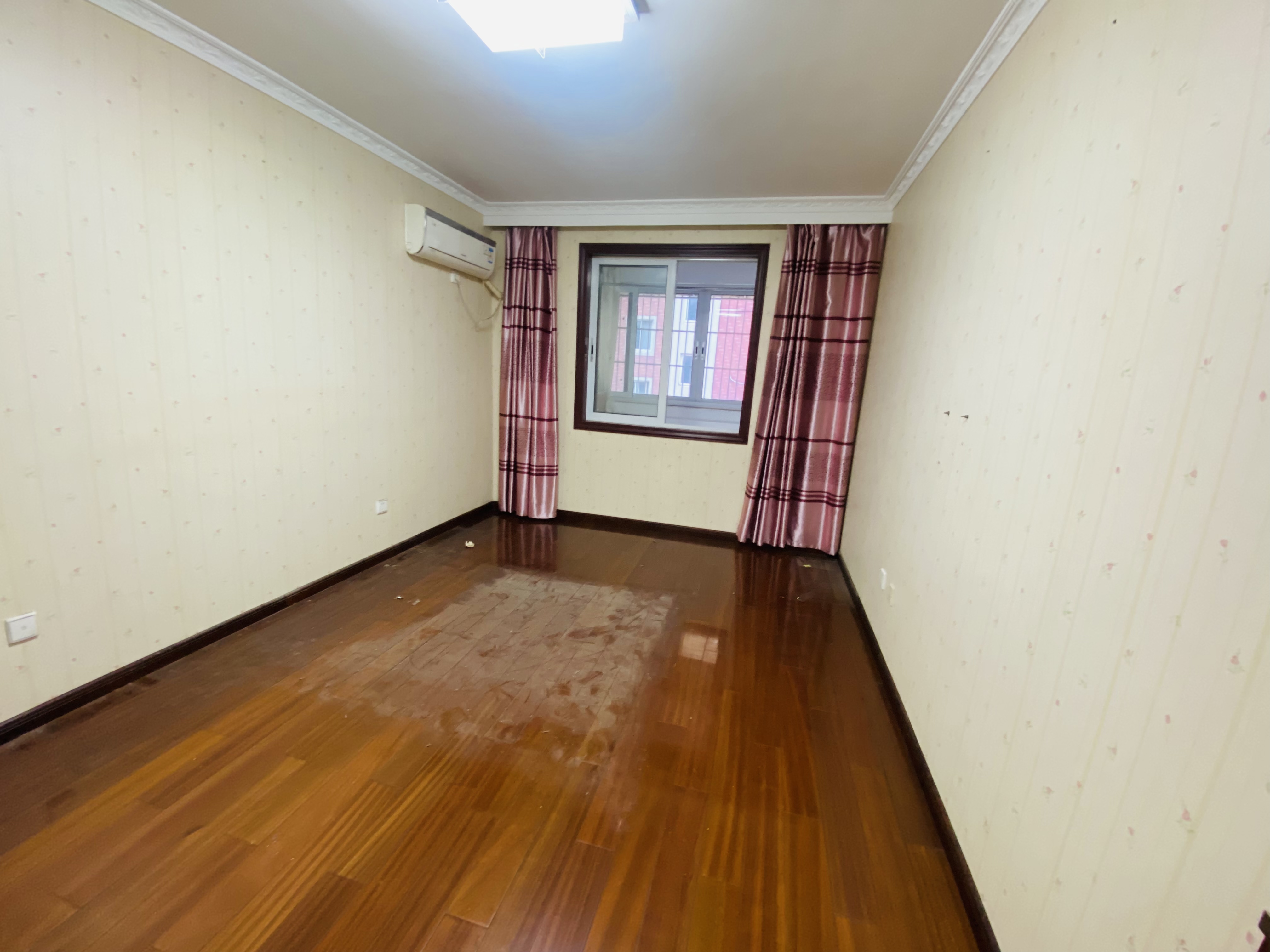 城南东苑 3室2厅1卫 134m&sup2;